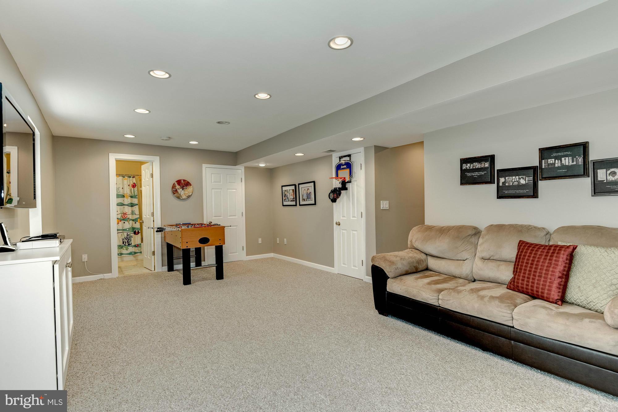 POTOMAC LAKES - Residential