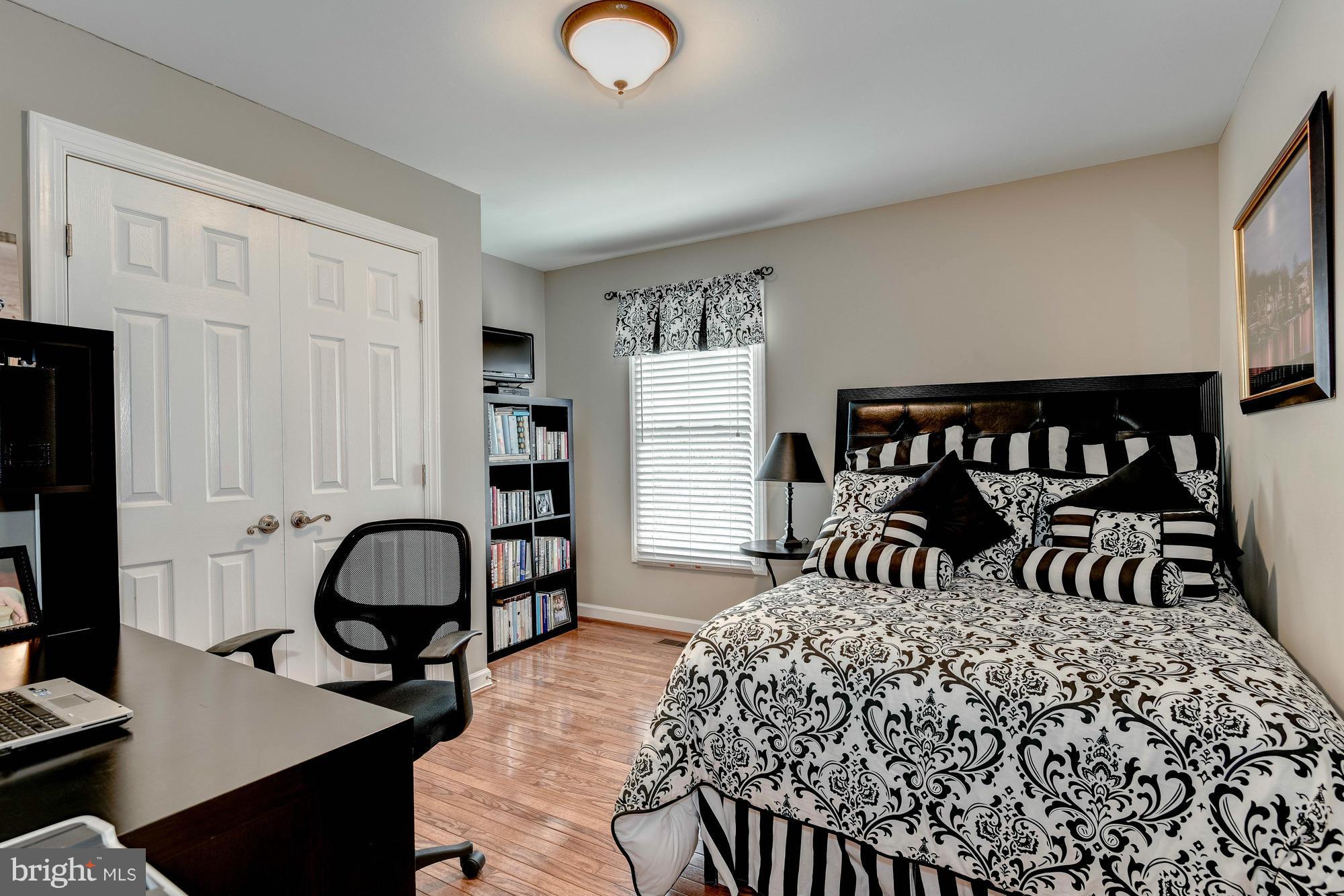 POTOMAC LAKES - Residential