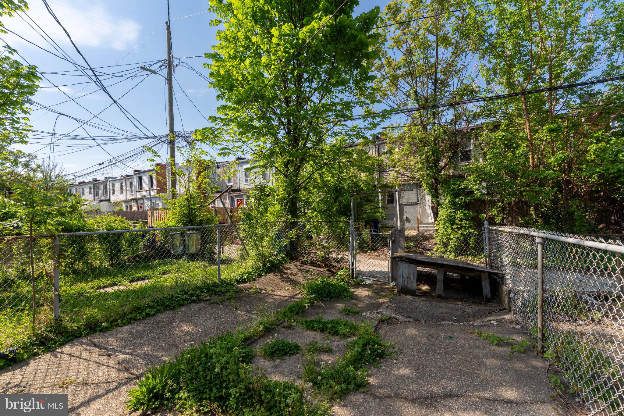 MONTEBELLO - Residential