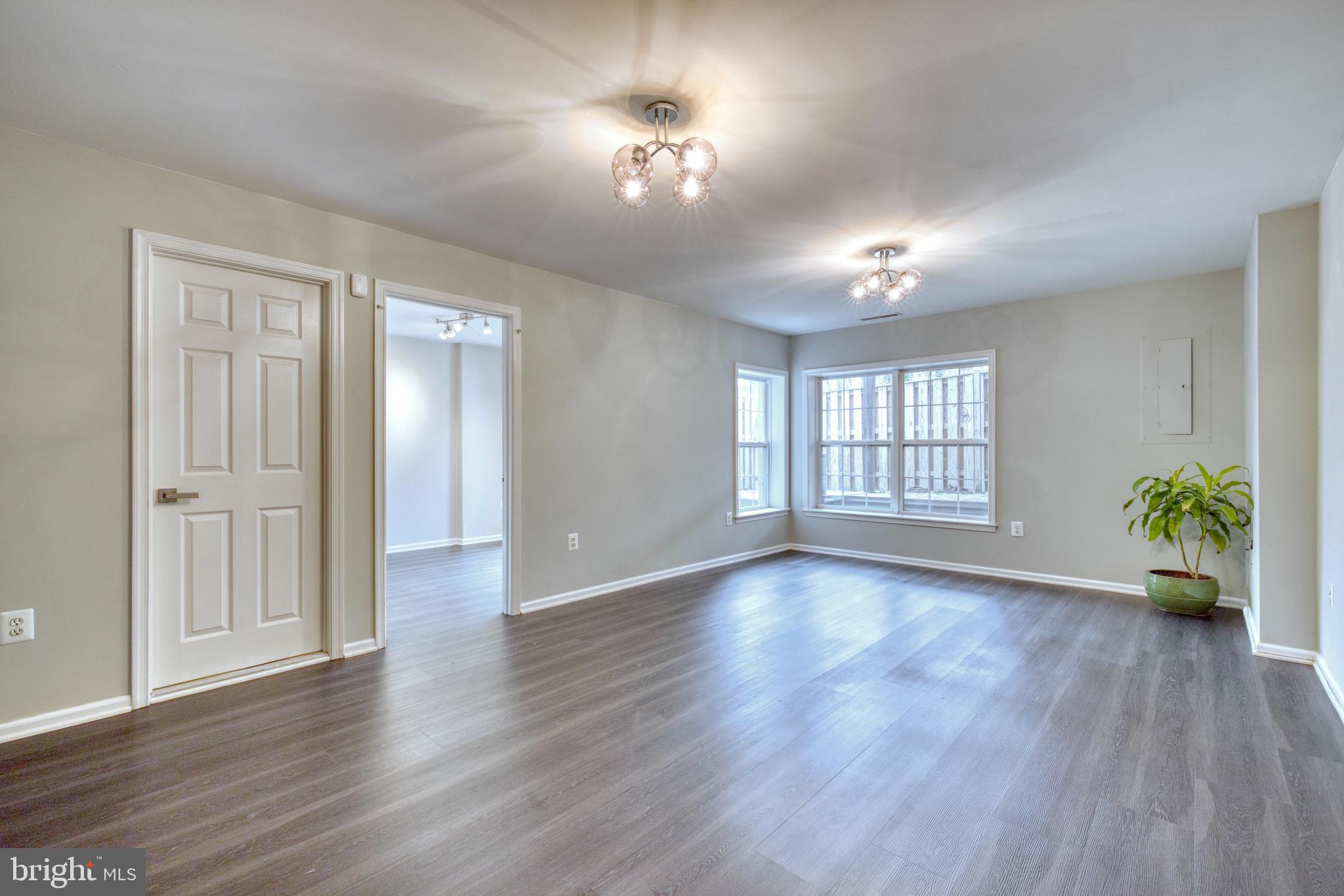 GOVERNORS GROVE - Residential Lease