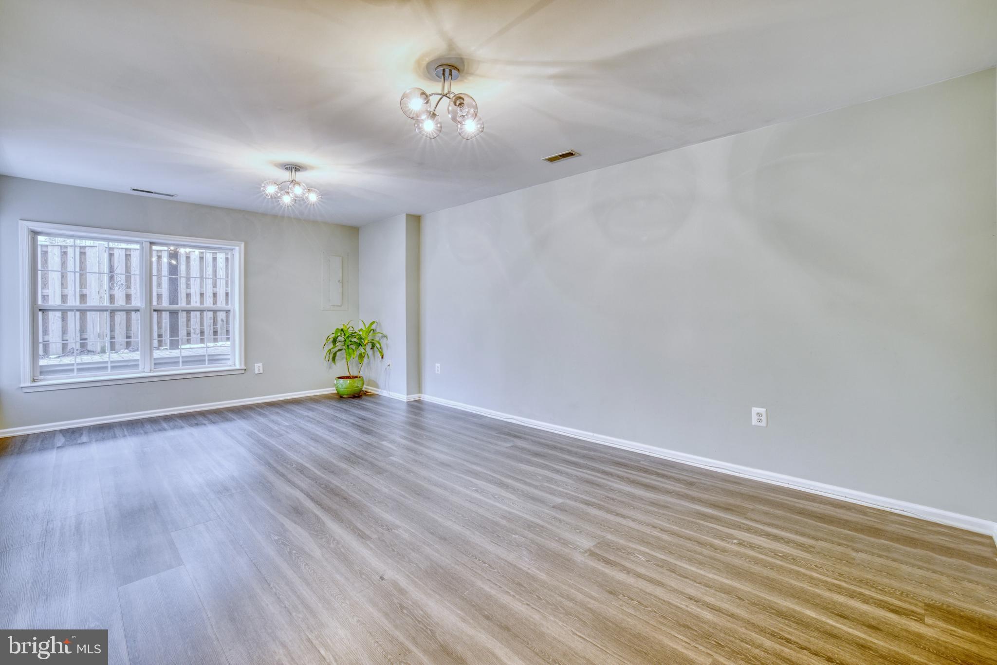 GOVERNORS GROVE - Residential Lease