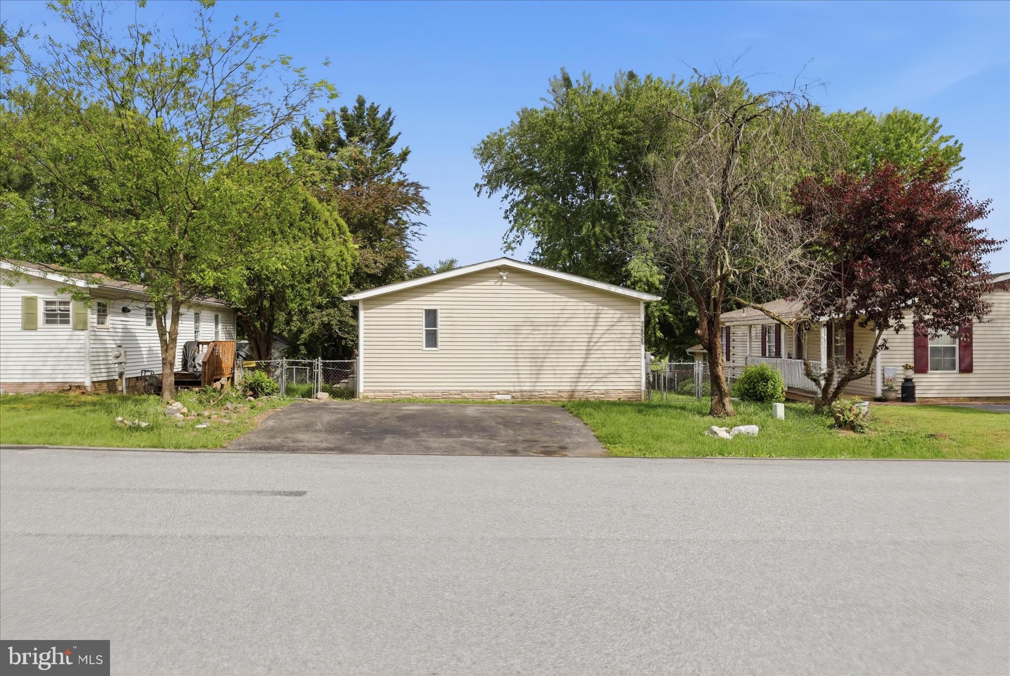HIGHLAND MANOR - Residential