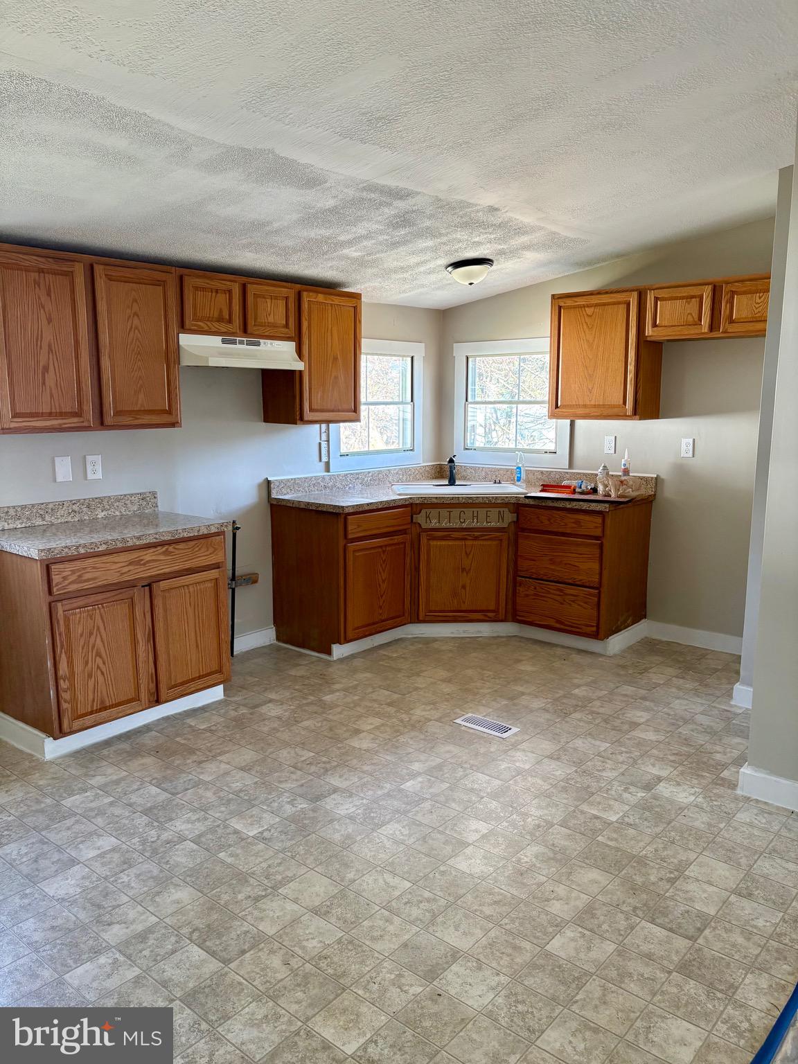 HIGHLAND MANOR - Residential