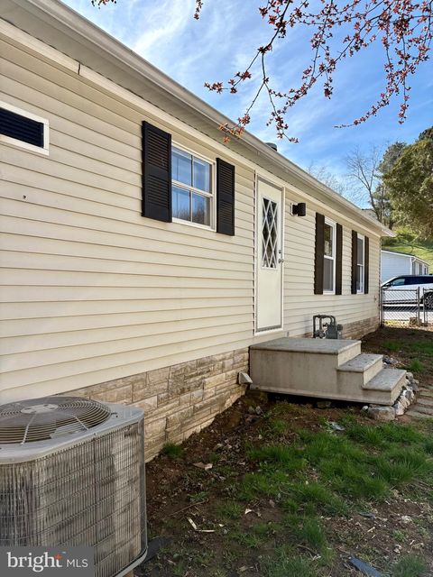 Mobile Home For Sale - 12021 Heather Drive<br/> Washington County, HAGERSTOWN, MD 21740