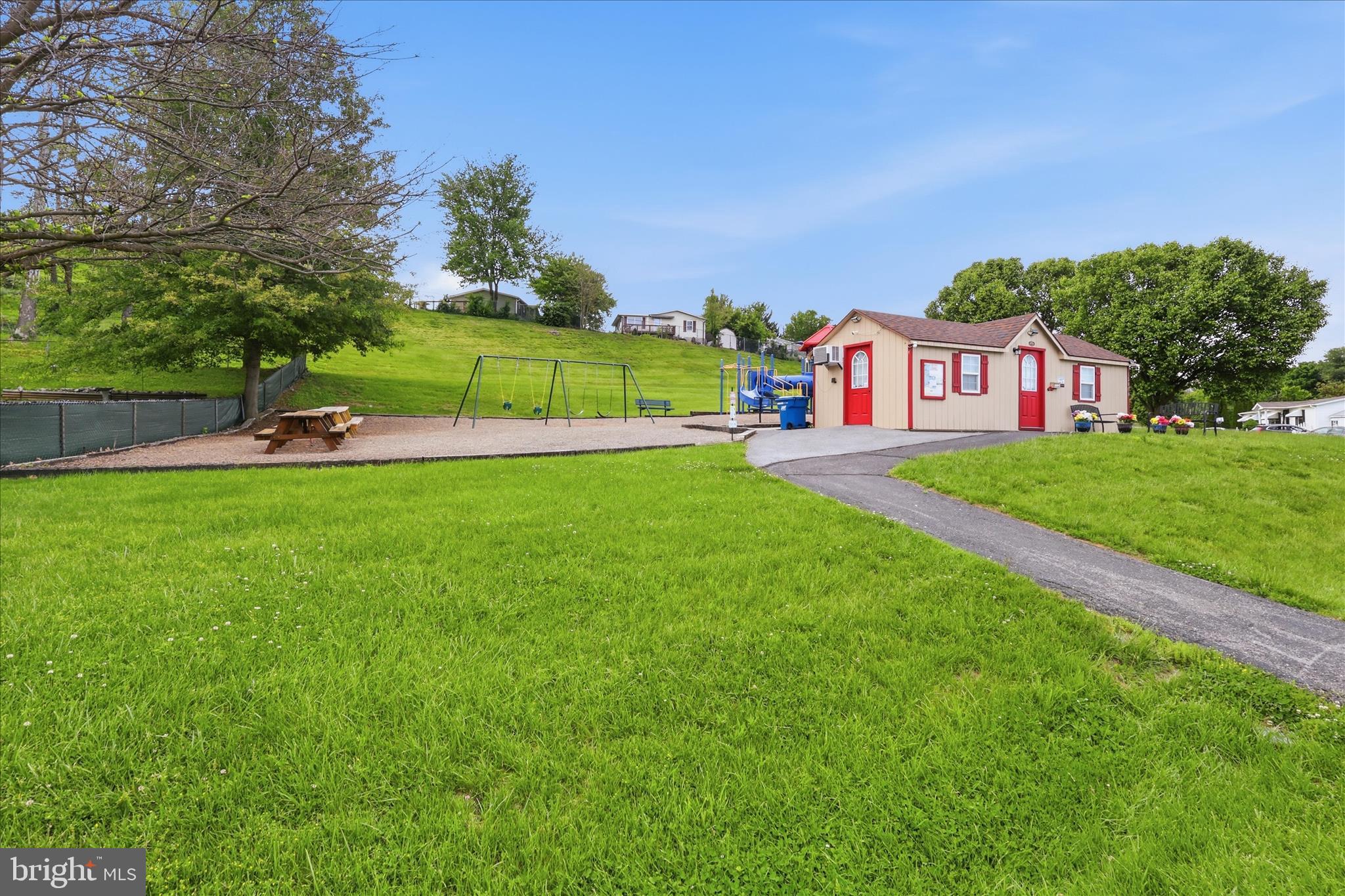 HIGHLAND MANOR - Residential