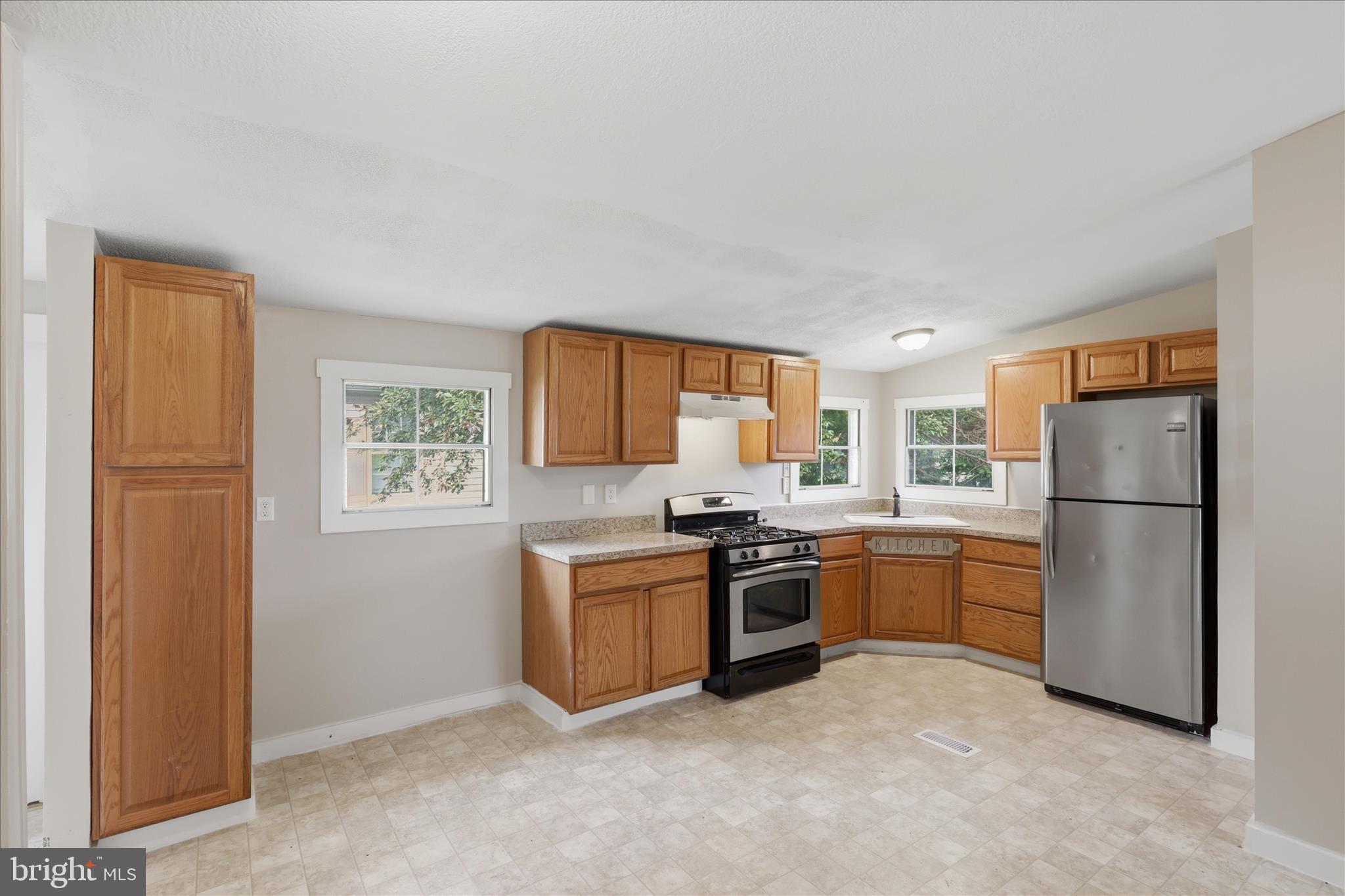 HIGHLAND MANOR - Residential