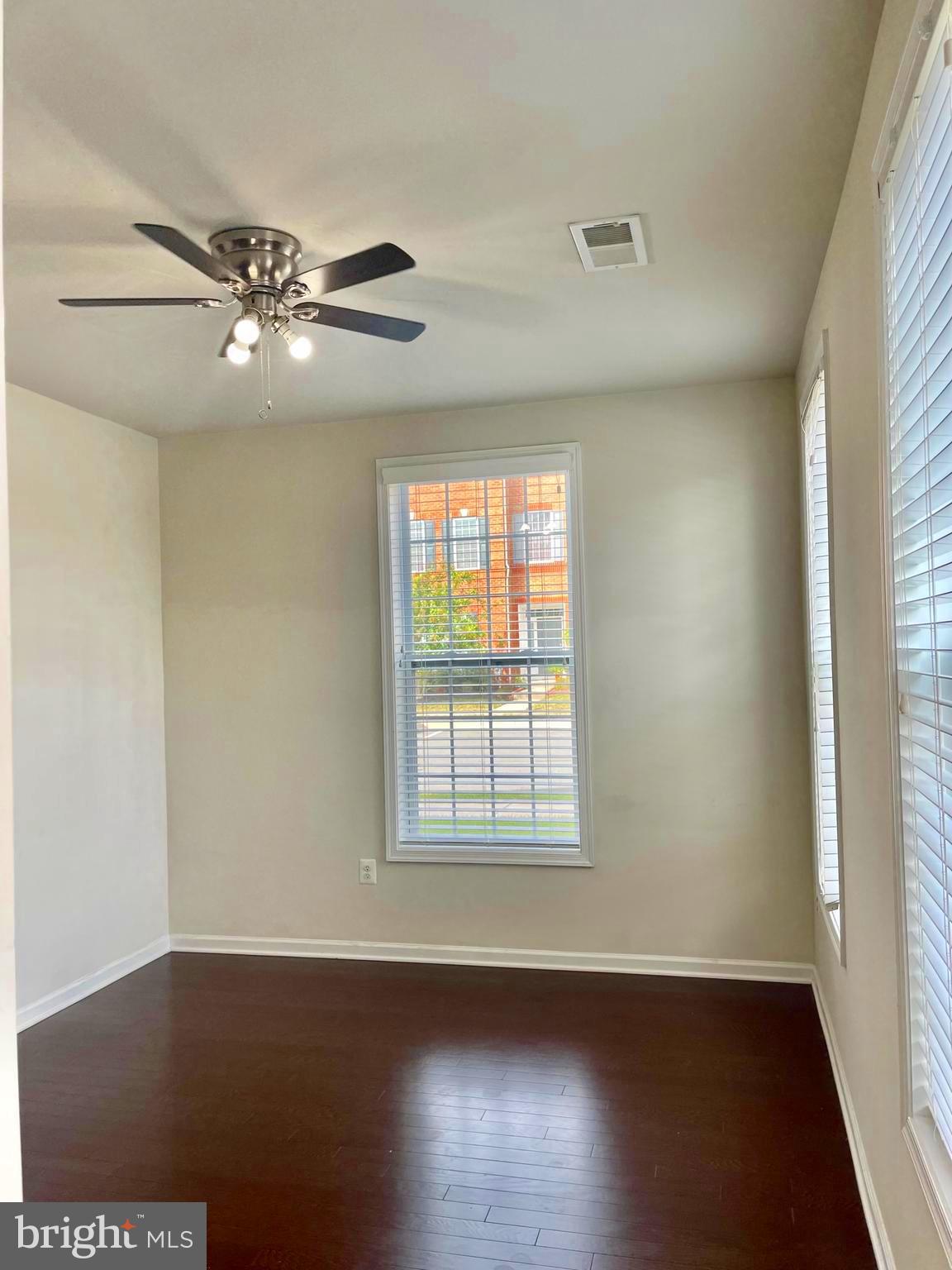 LOUDOUN VALLEY ESTATES 2 - Residential Lease