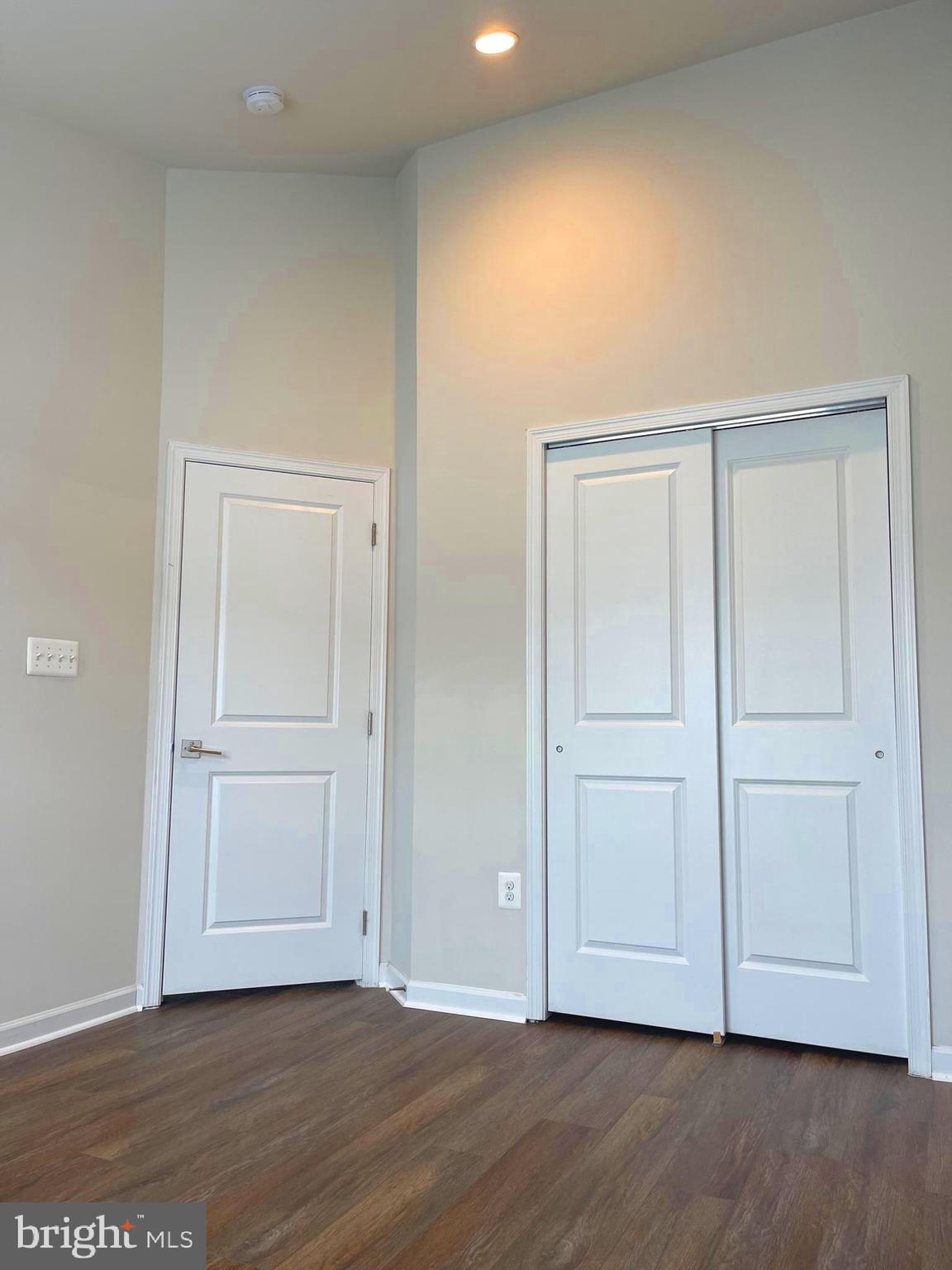 LOUDOUN VALLEY ESTATES 2 - Residential Lease