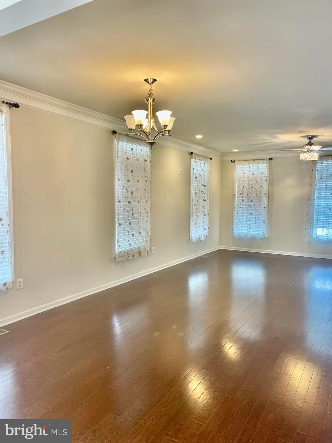 LOUDOUN VALLEY ESTATES 2 - Residential Lease