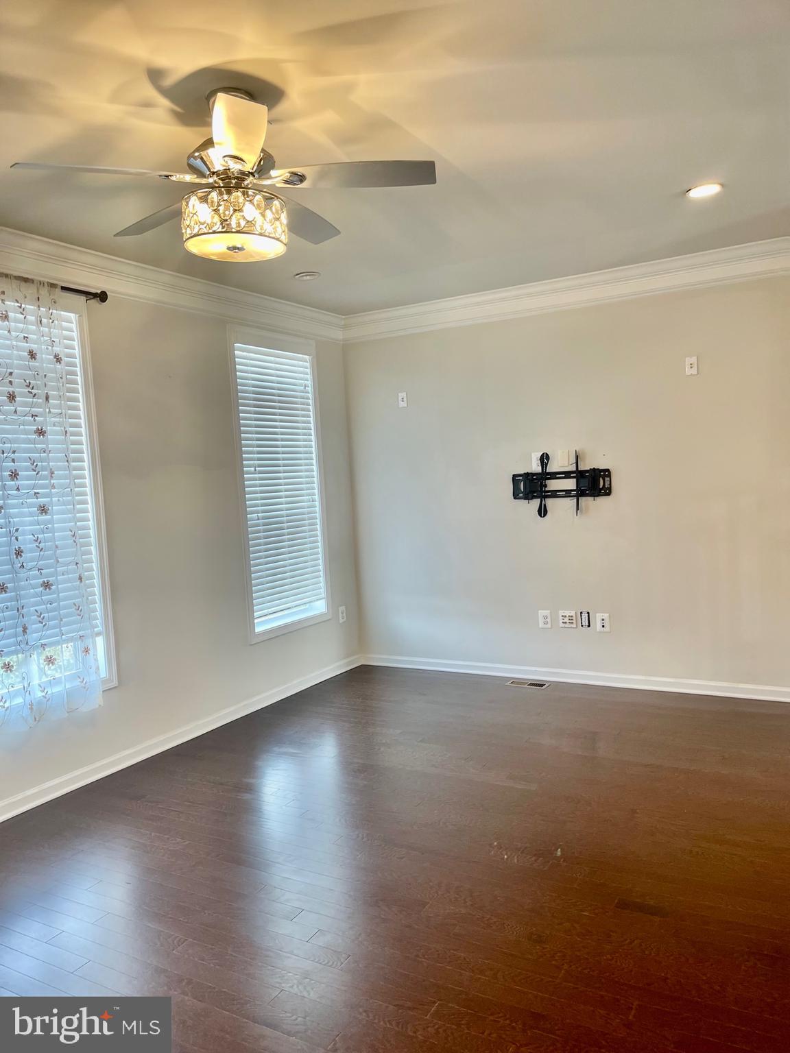 LOUDOUN VALLEY ESTATES 2 - Residential Lease