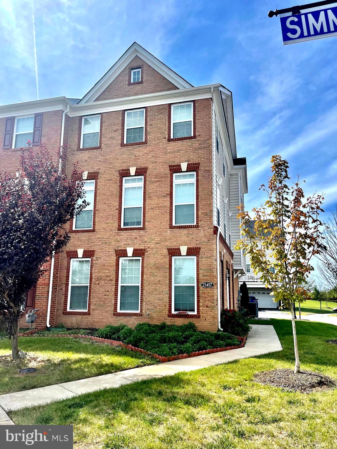 LOUDOUN VALLEY ESTATES 2 - Residential Lease