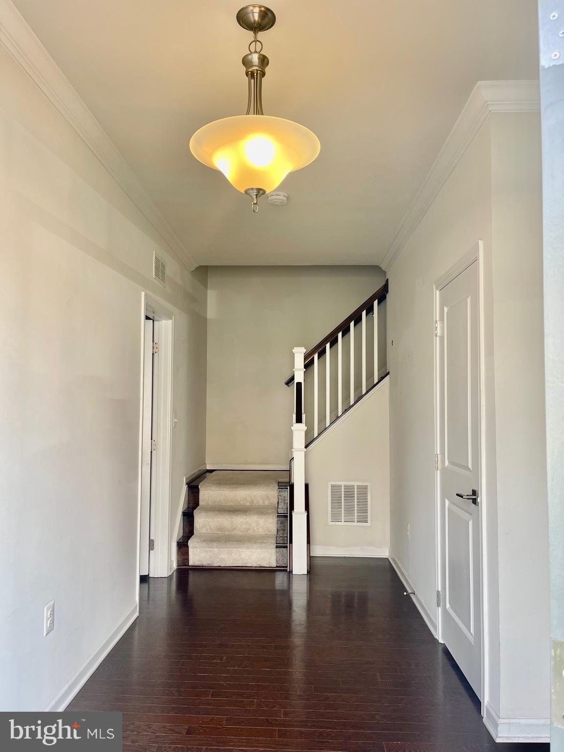 LOUDOUN VALLEY ESTATES 2 - Residential Lease