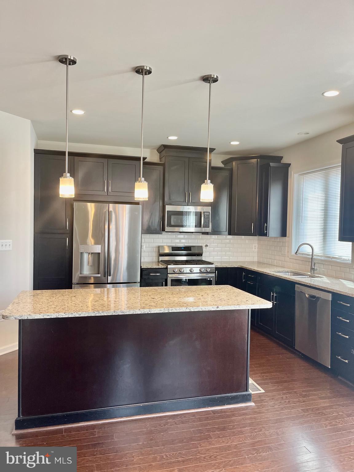 LOUDOUN VALLEY ESTATES 2 - Residential Lease