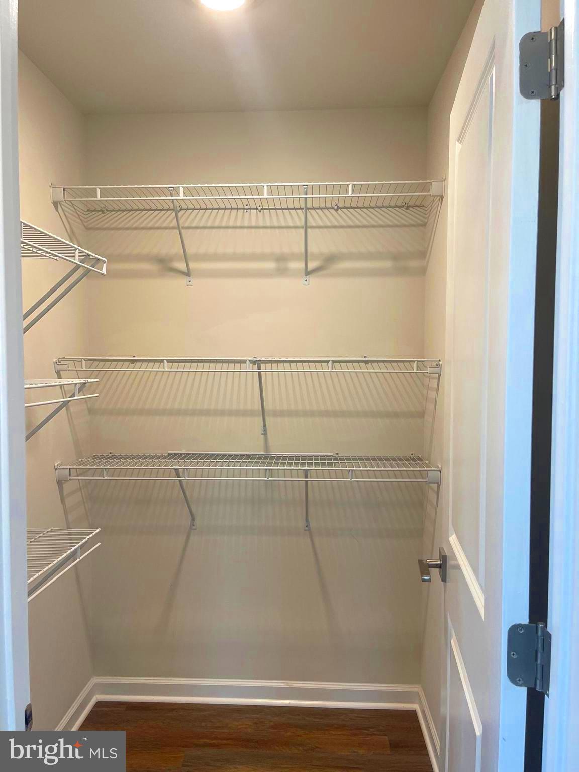 LOUDOUN VALLEY ESTATES 2 - Residential Lease