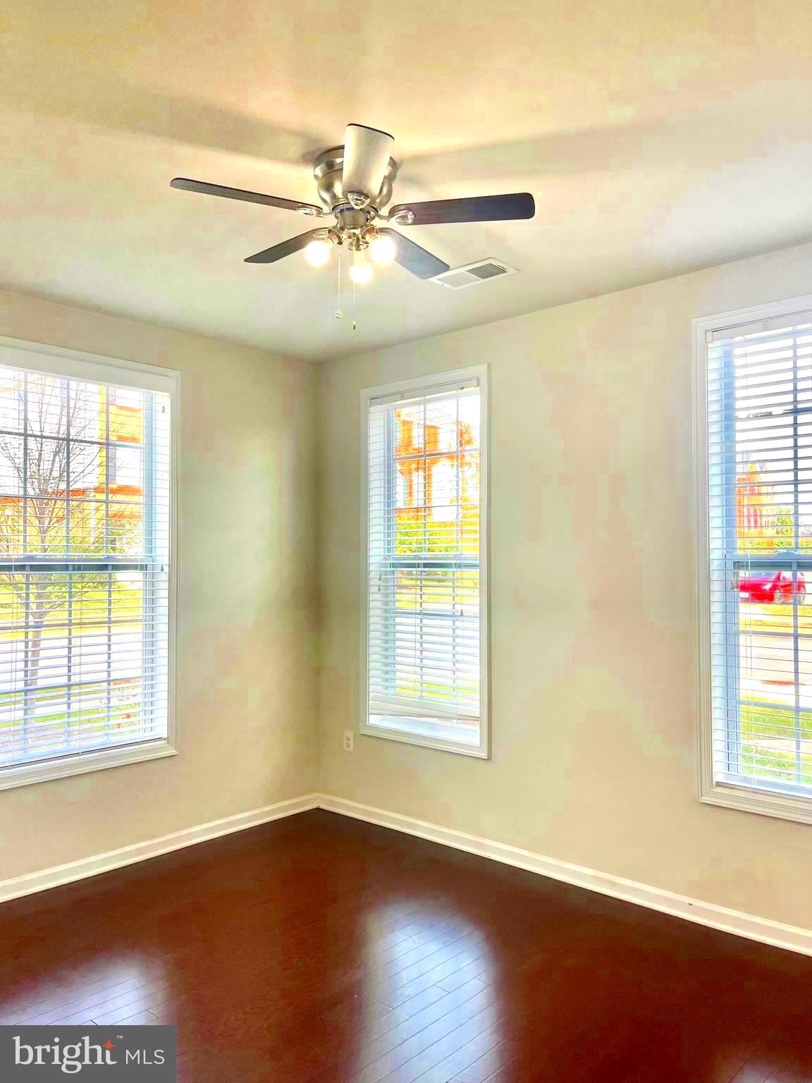 LOUDOUN VALLEY ESTATES 2 - Residential Lease