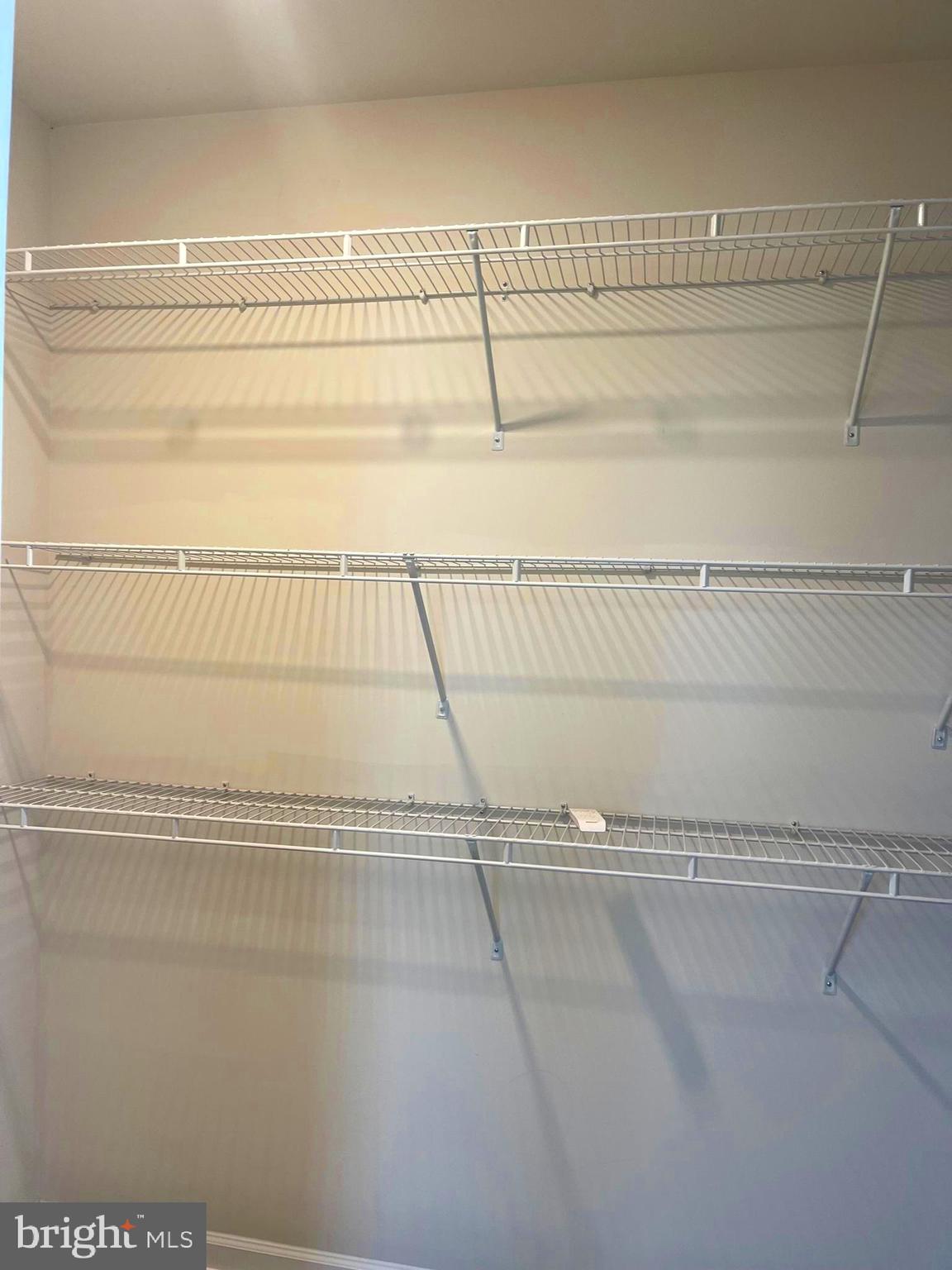 LOUDOUN VALLEY ESTATES 2 - Residential Lease