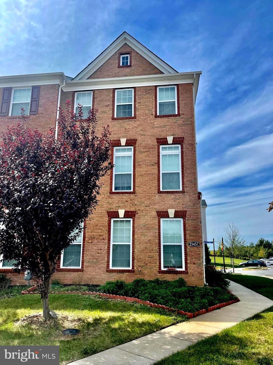 BEAUTIFUL 4 BED ROOM,3 FULL BATH & 1 HALF BATH,2 CAR GARAGE END UNIT TOWN HOME IN HIGHLY-DESIRED LOUDOUN VALLEY COMMUNITY & NEAR BY BRAMBLETON THEATERS. WONDERFUL KIT W/GRANITE,S/S APPS,BACK-SPLASH,MAPLE CABS,UPPER LVL LAUDNRY,HUGE MASTER SUITE W/SITTING ROOM,LUXURY MASTER BATH,LARGE SCNDRY BRMS,FINISHED BSMT W/REC.ROOM,FULL BATH& WALK OUT TO BACKYARD.SHOW & RENT TODAY!!!