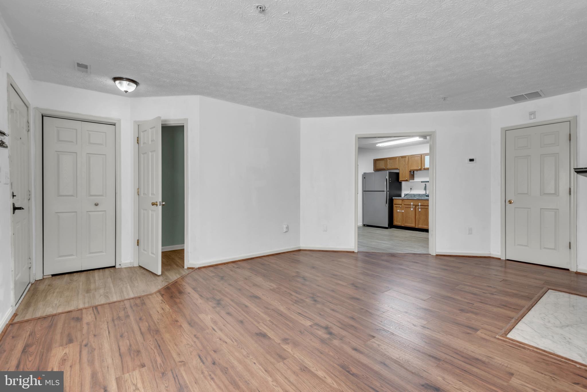 ANNAPOLIS OVERLOOK - Residential