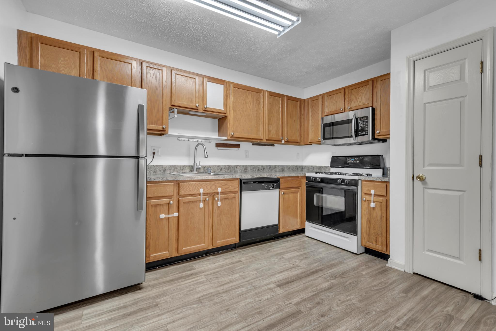 ANNAPOLIS OVERLOOK - Residential