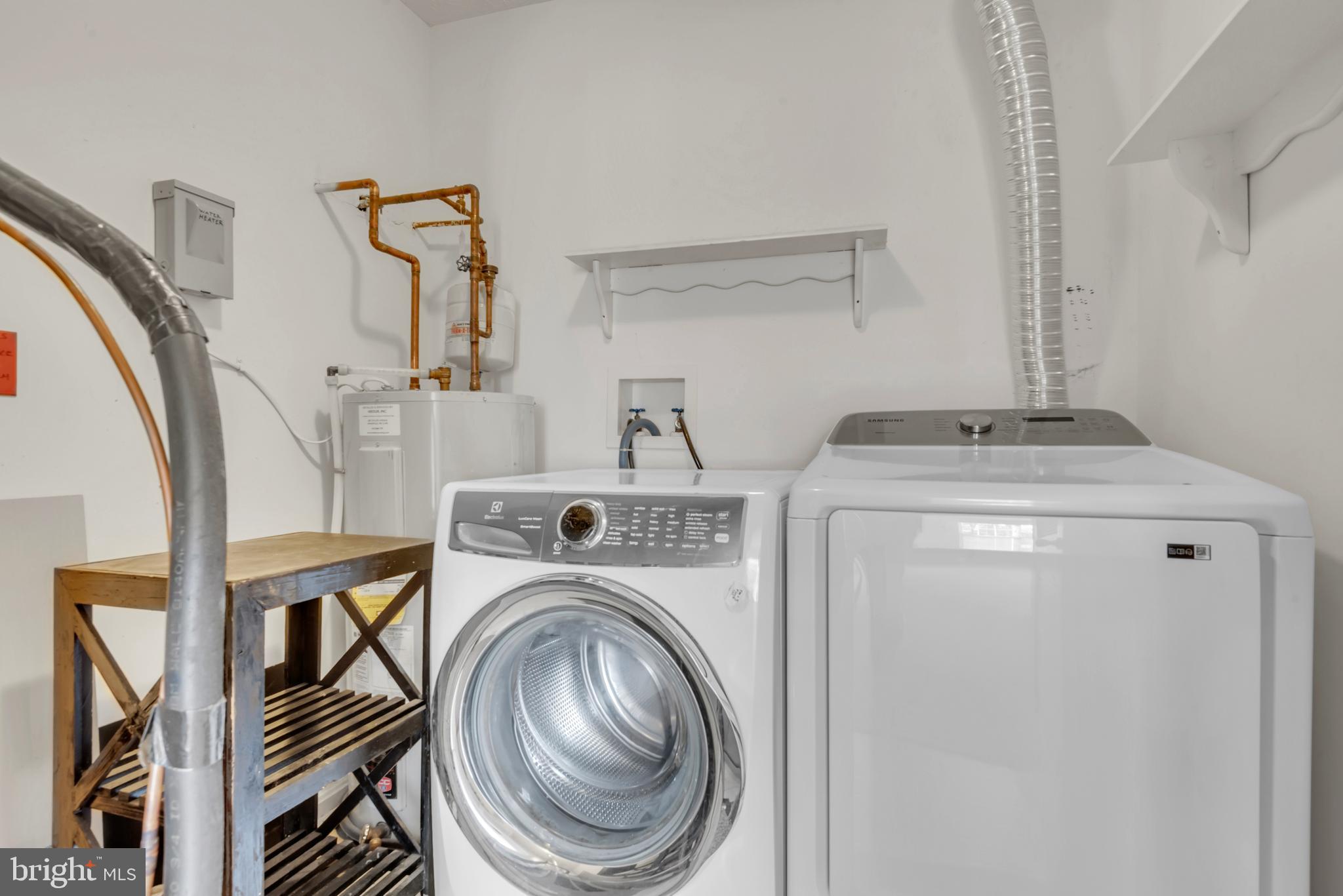 ANNAPOLIS OVERLOOK - Residential