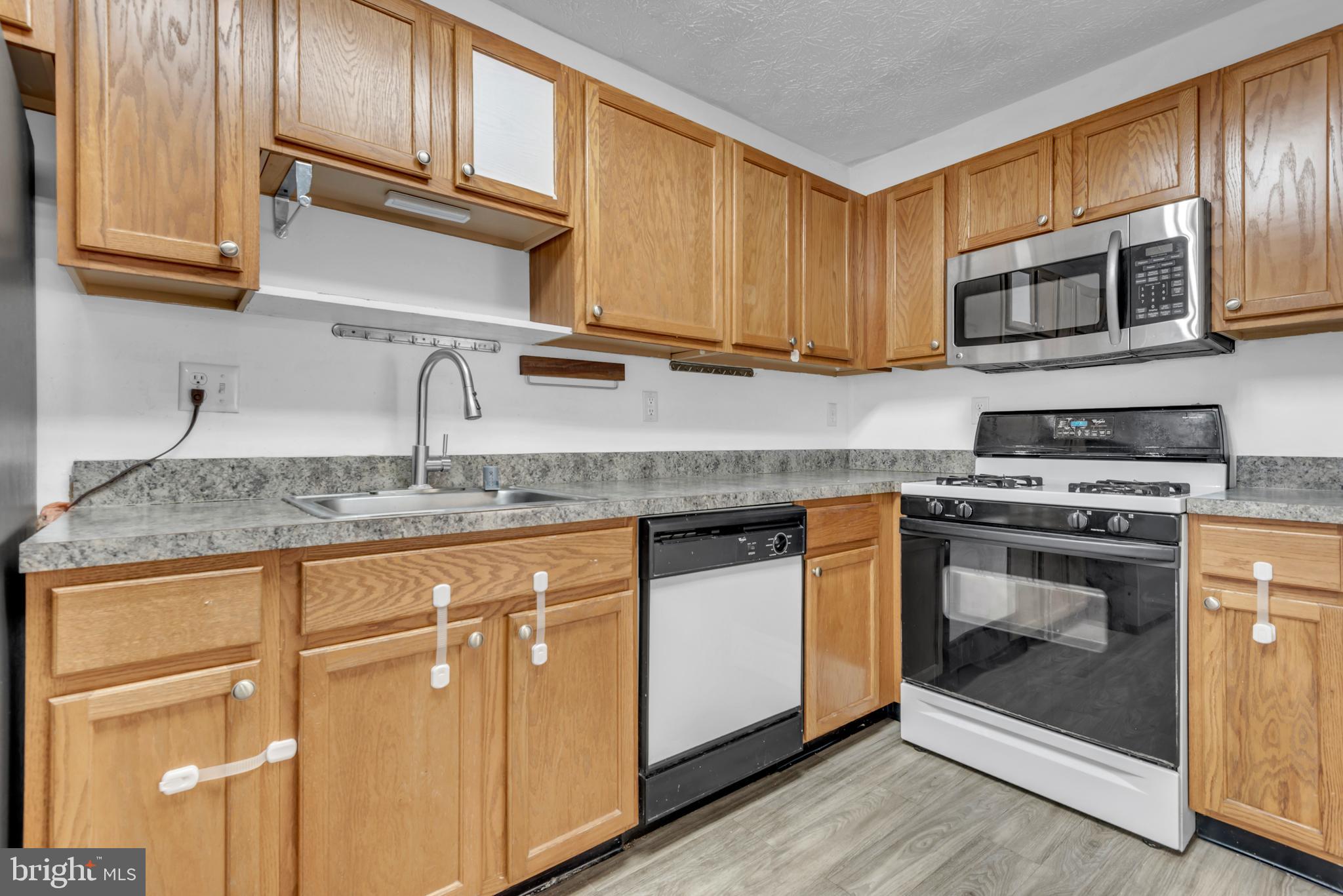 ANNAPOLIS OVERLOOK - Residential