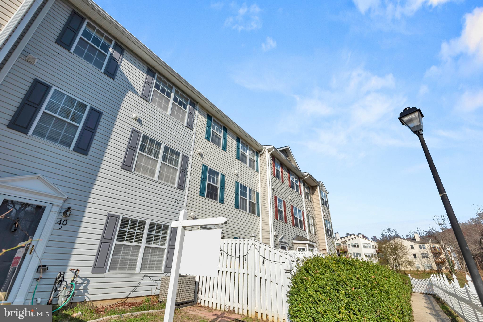 40 IRONSTONE COURT J