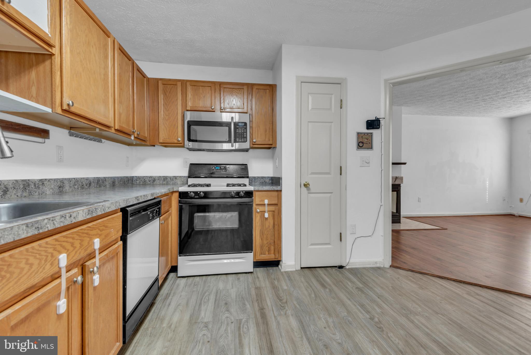 ANNAPOLIS OVERLOOK - Residential