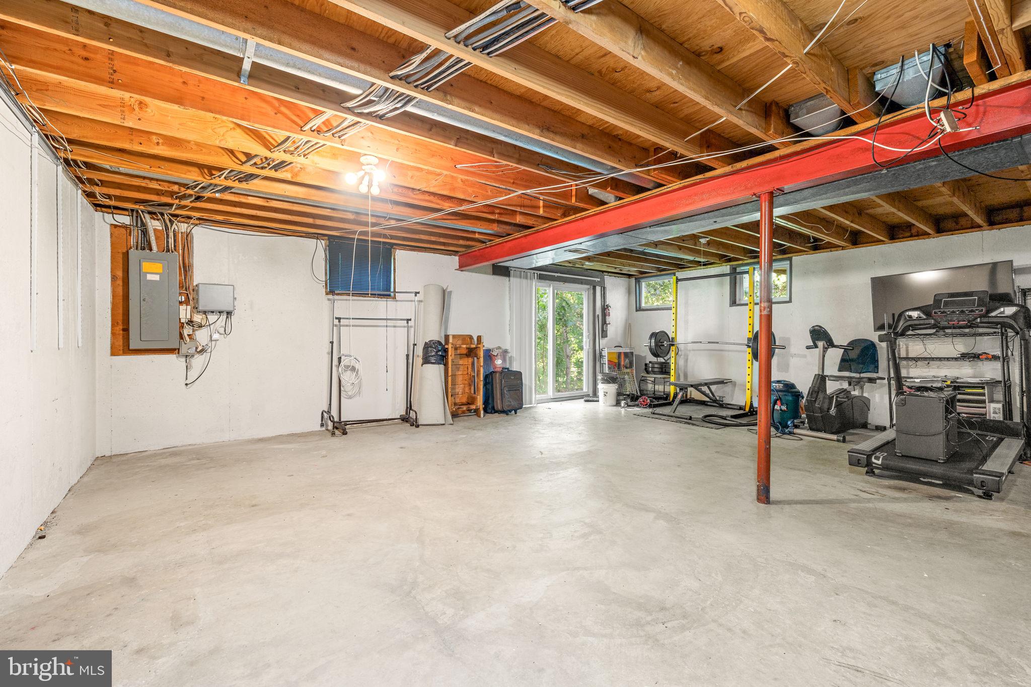 MONTCLAIR/COUNTRY CLUB - Residential