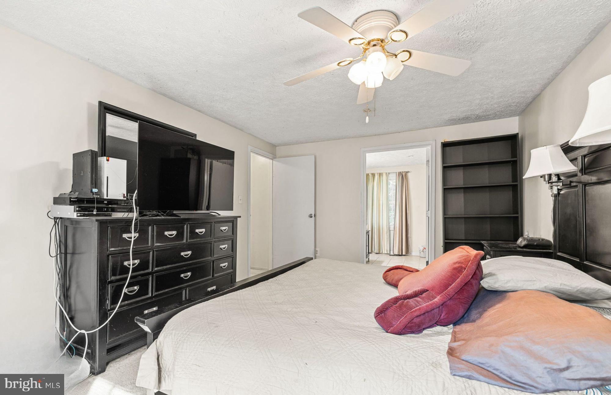 MONTCLAIR/COUNTRY CLUB - Residential