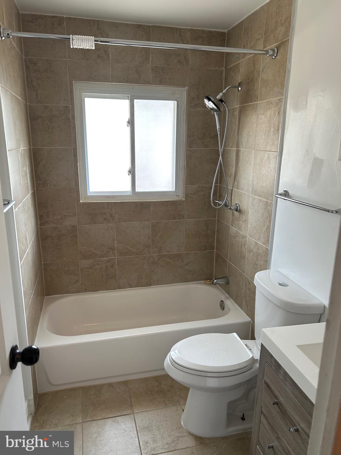 BRADBURY PARK - Residential Lease