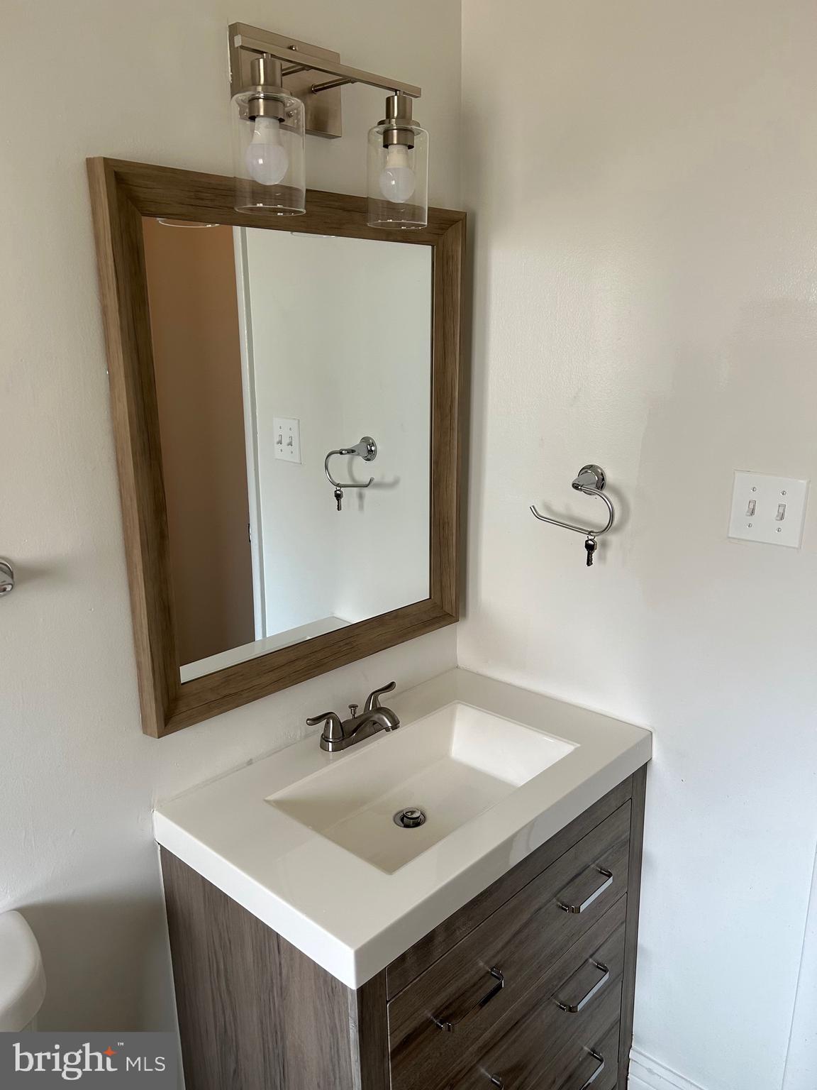 BRADBURY PARK - Residential Lease