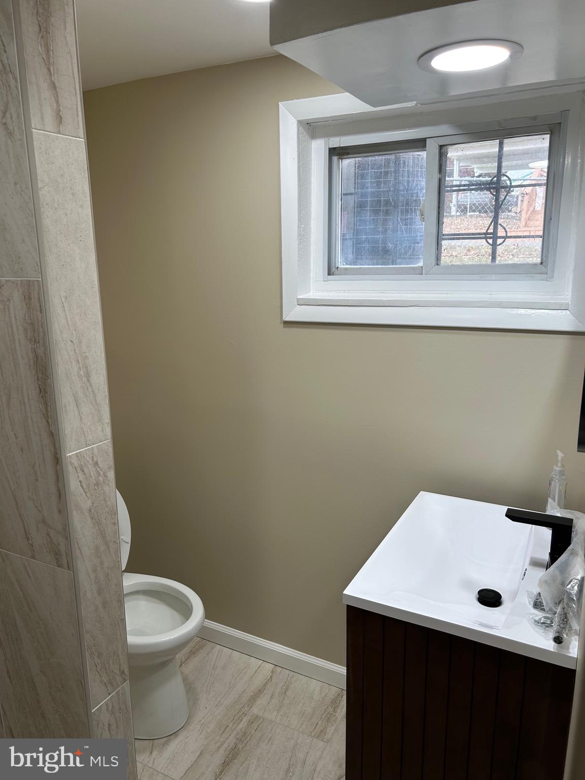 BRADBURY PARK - Residential Lease