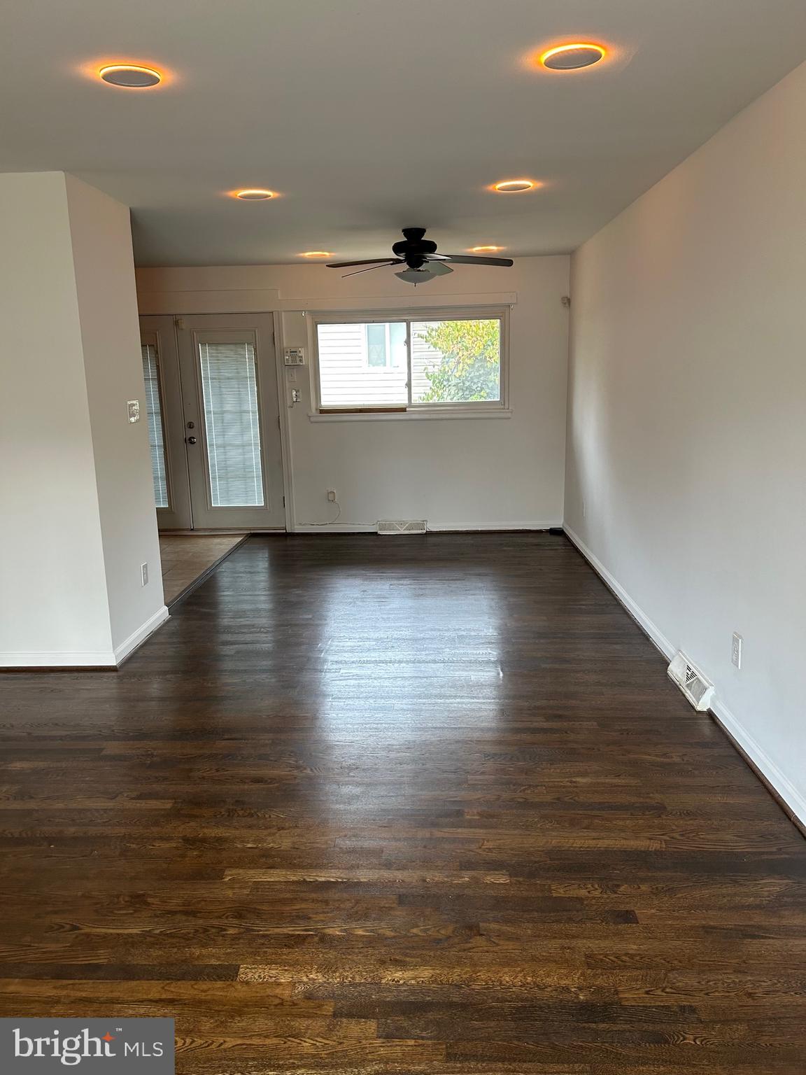 BRADBURY PARK - Residential Lease