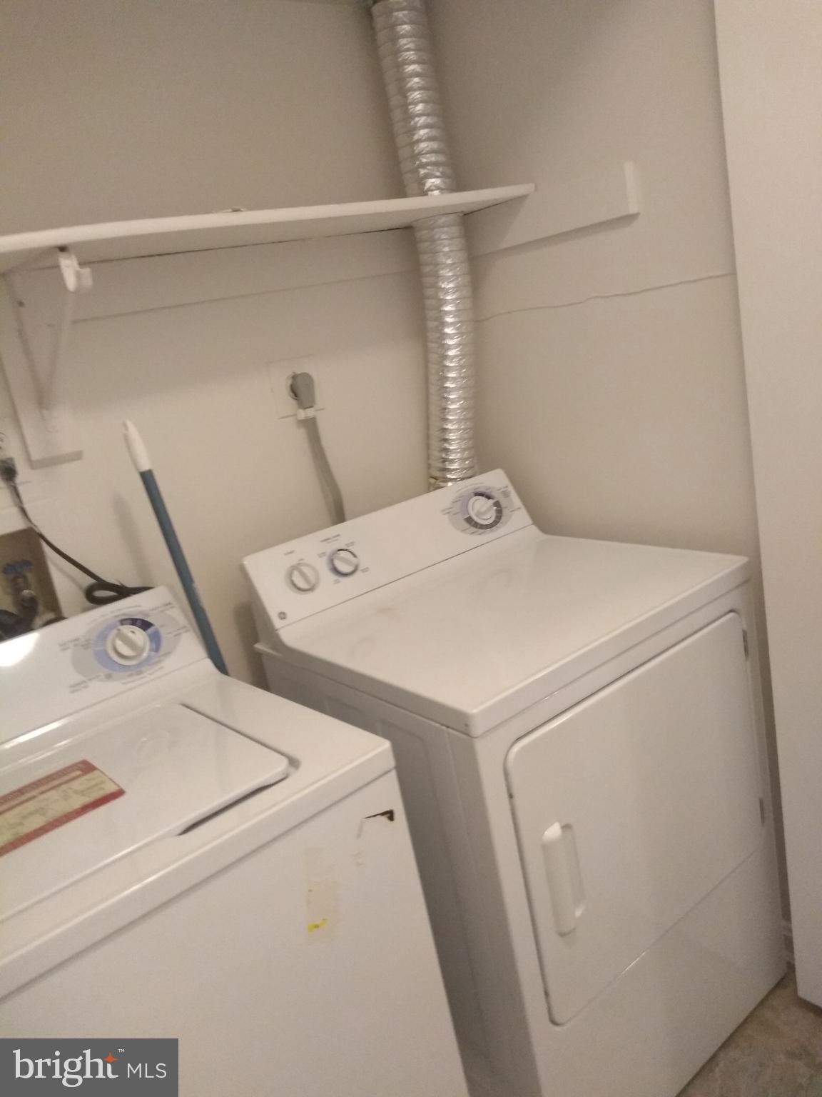 TANGLEWOOD TOWNHOMES SUB - Residential Lease