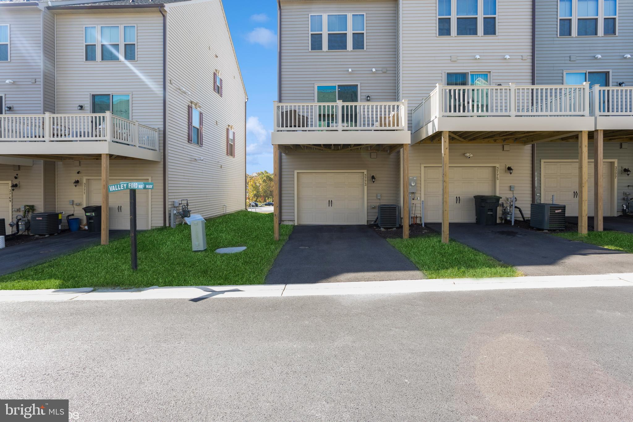 PARKSIDE - Residential Lease