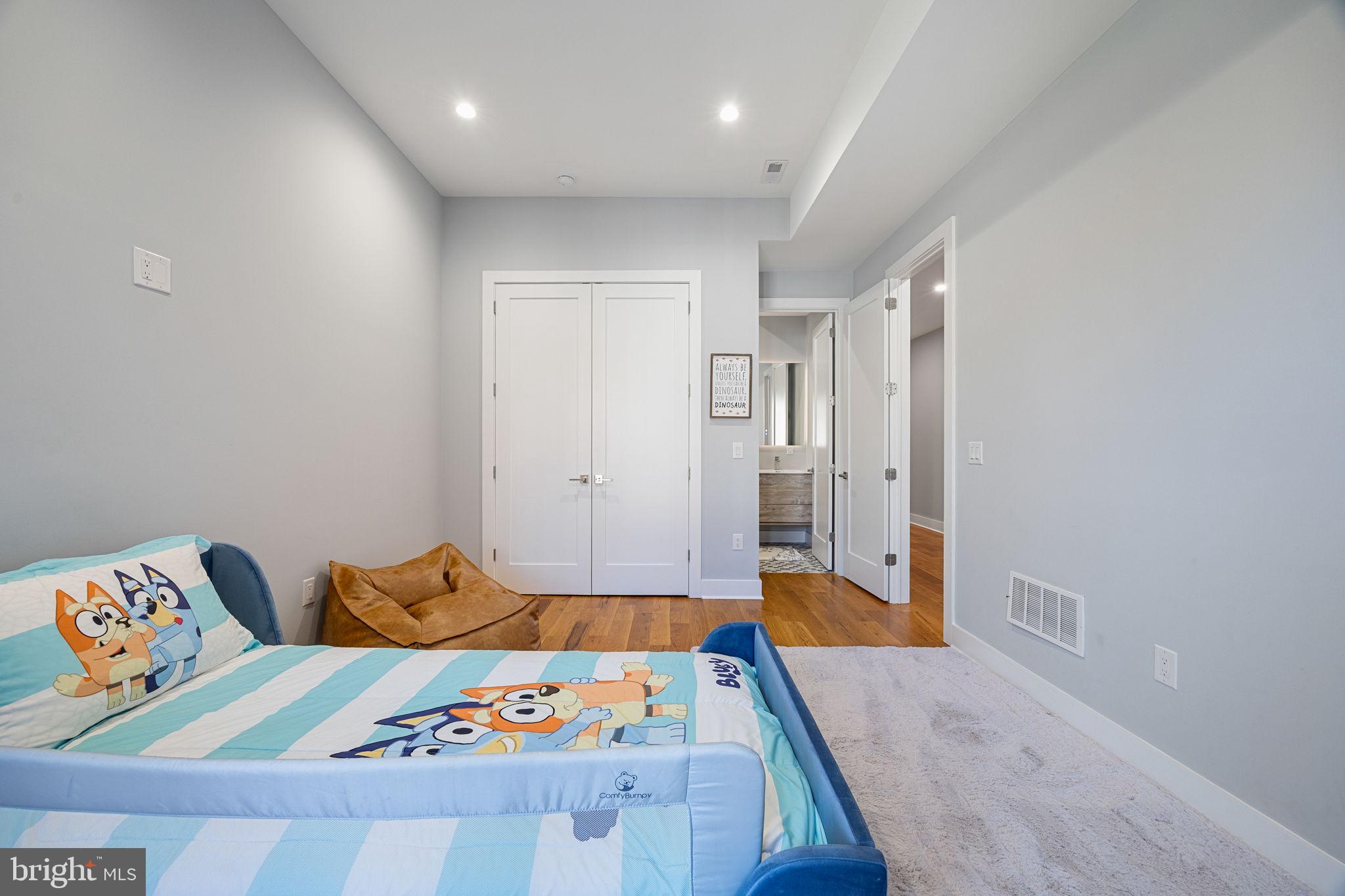 FAIRMOUNT - Residential