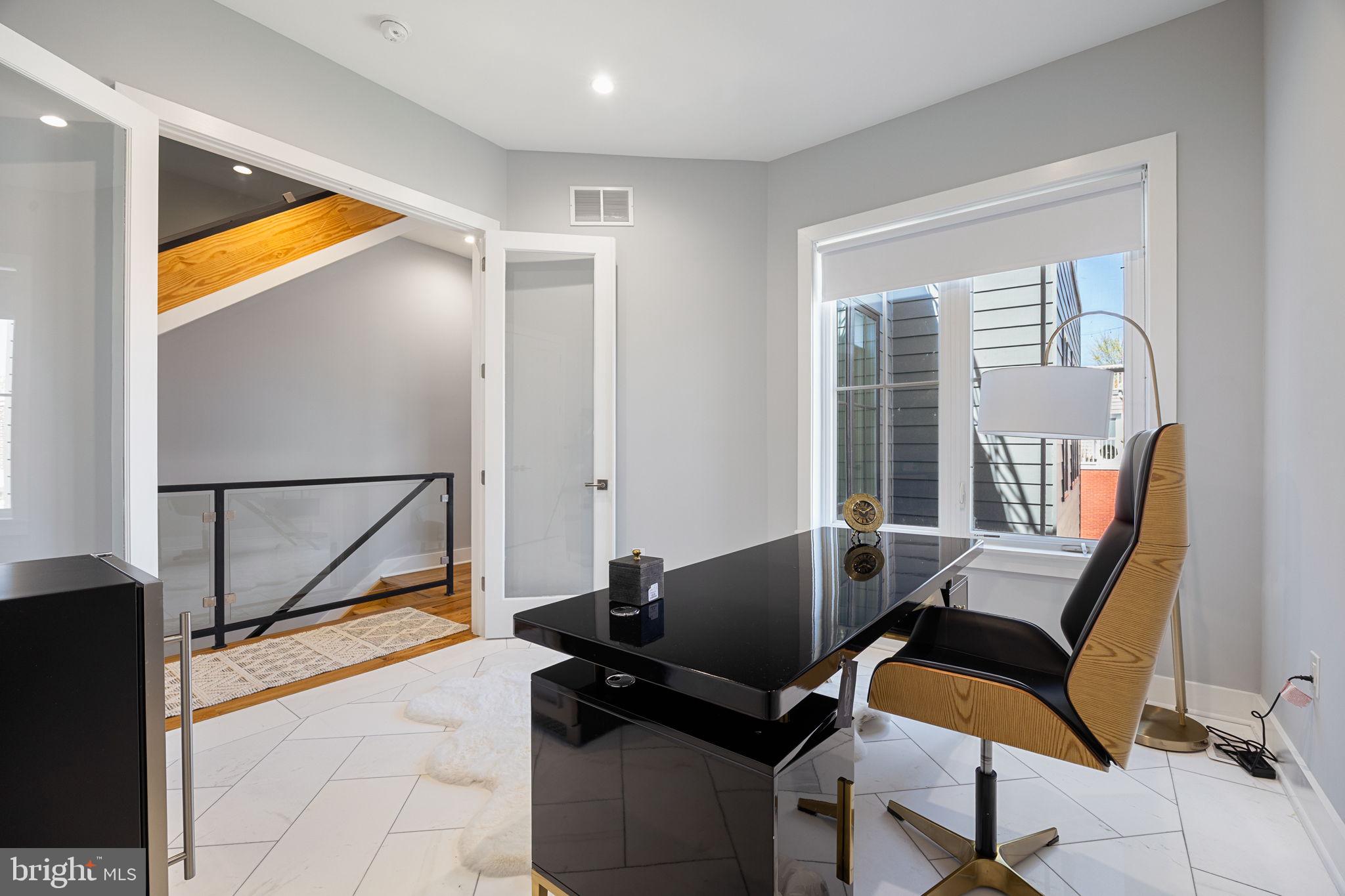 FAIRMOUNT - Residential