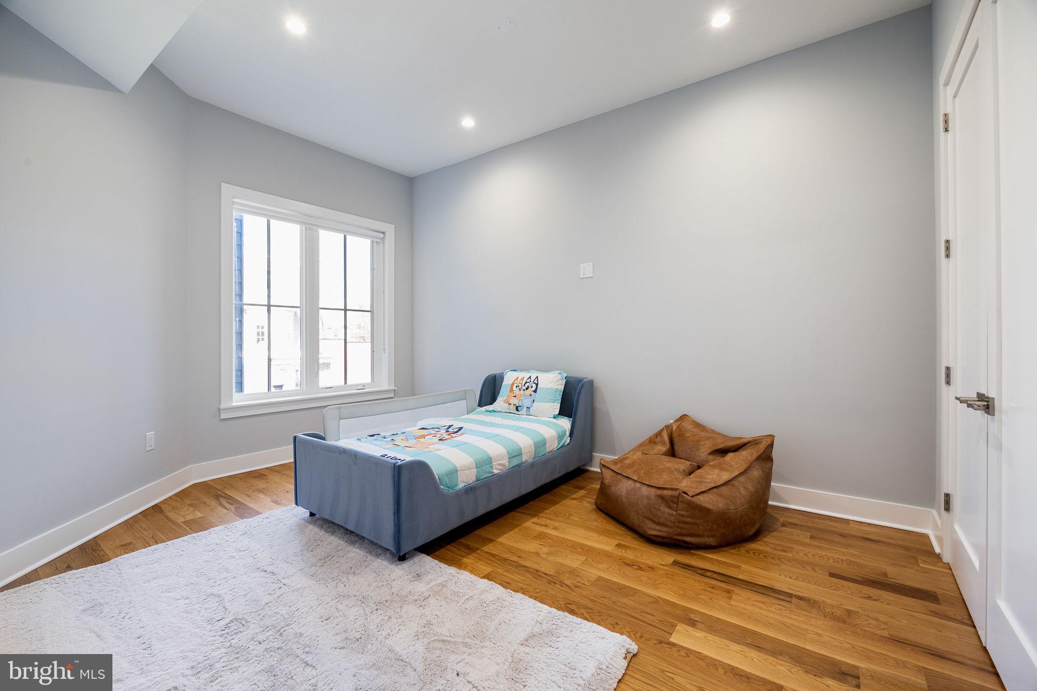 FAIRMOUNT - Residential