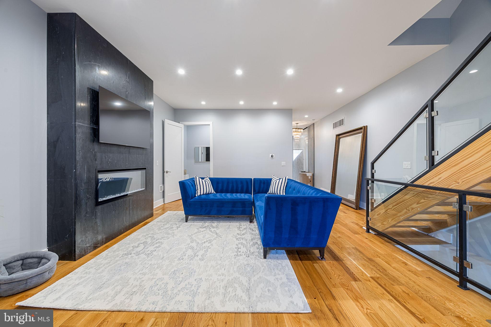 FAIRMOUNT - Residential