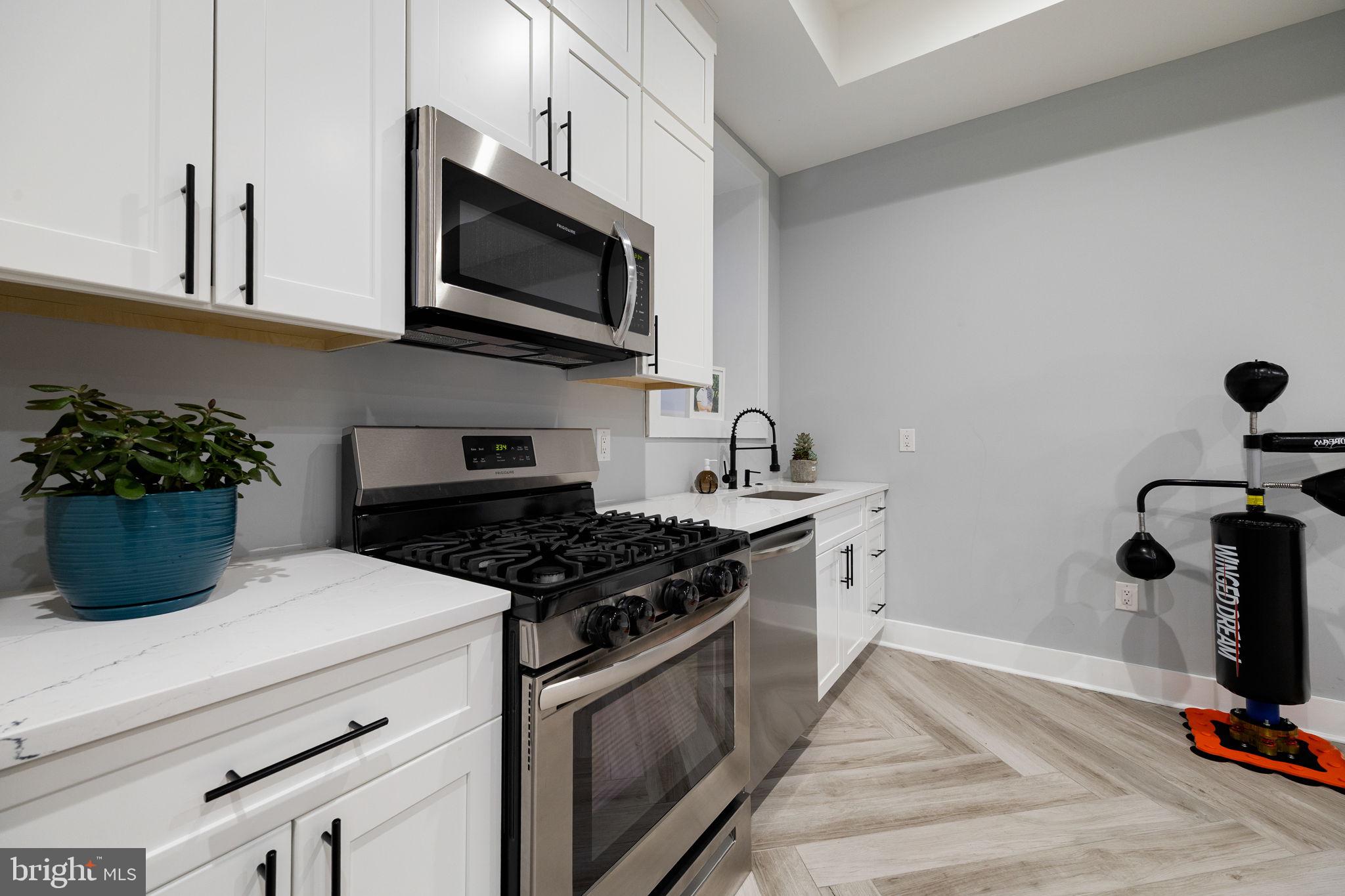 FAIRMOUNT - Residential