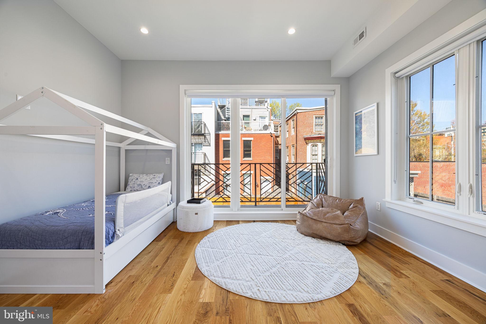 FAIRMOUNT - Residential