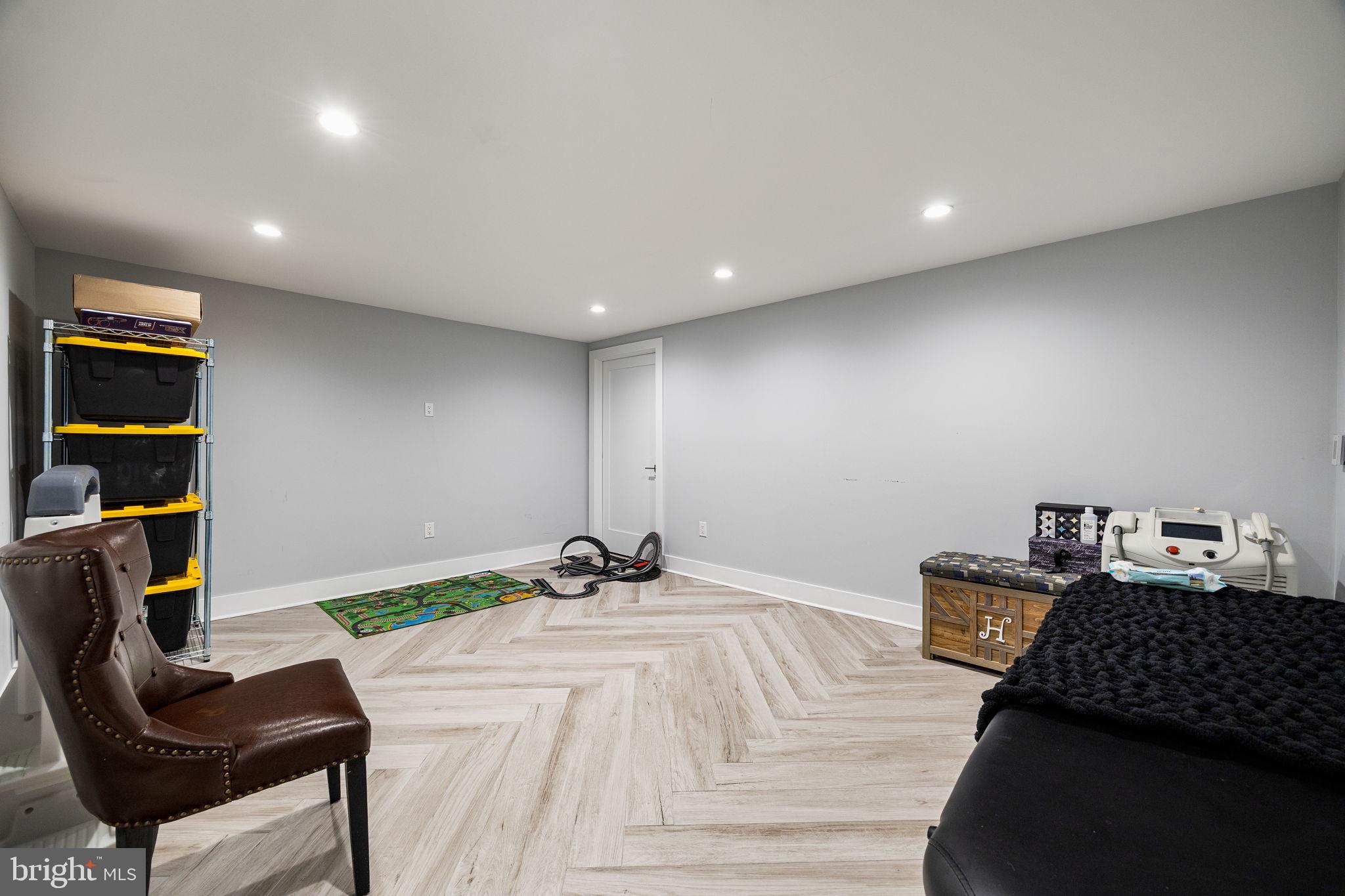 FAIRMOUNT - Residential