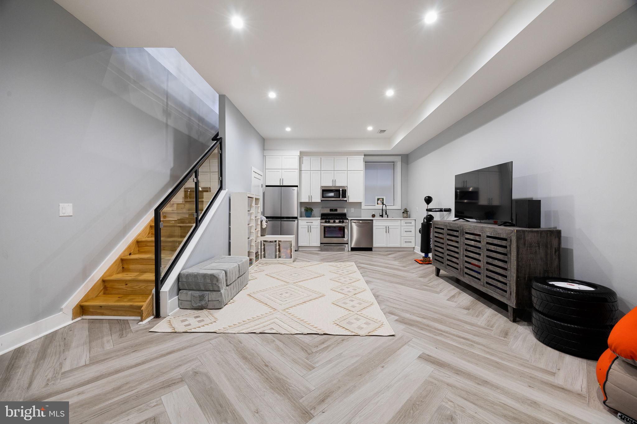 FAIRMOUNT - Residential