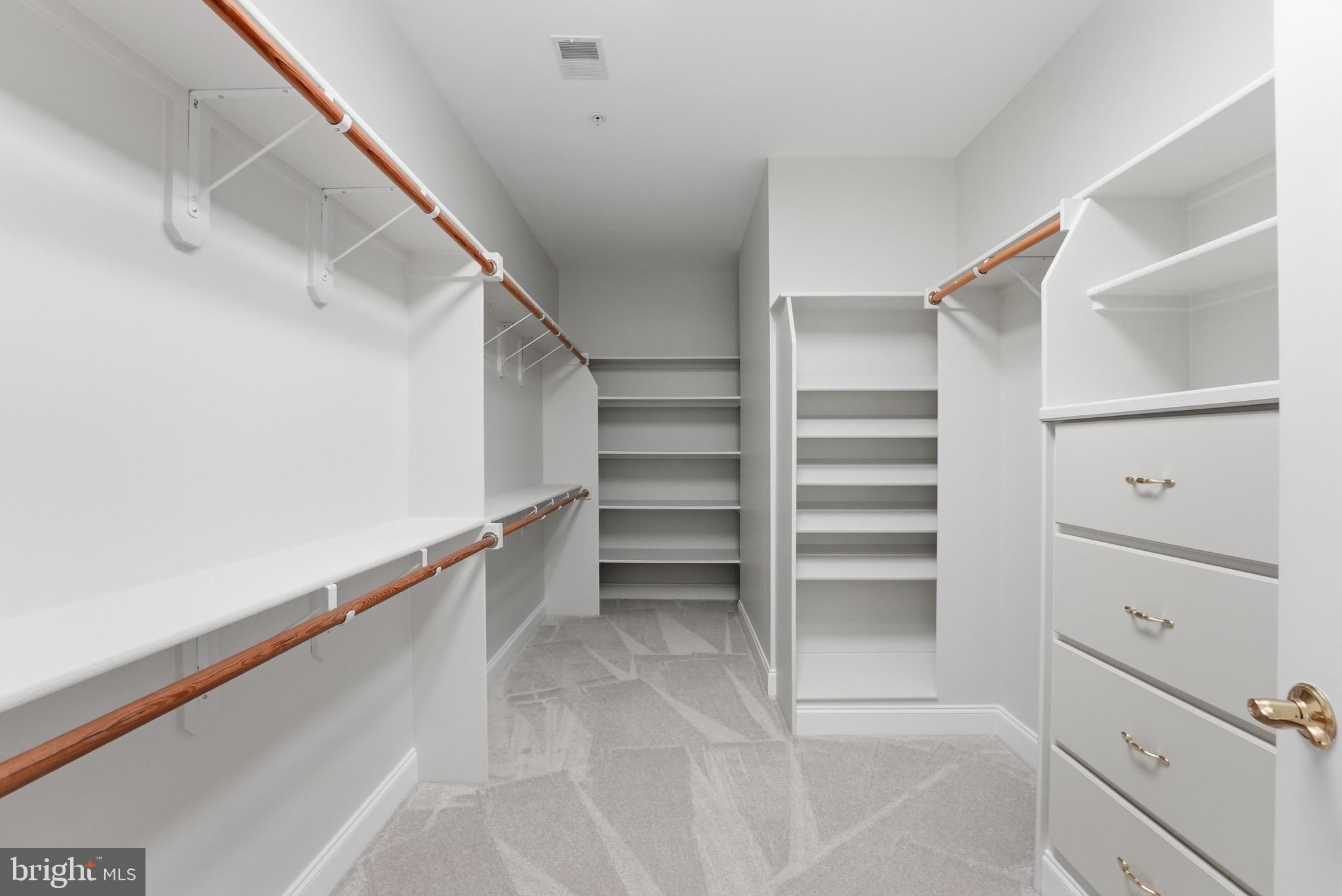 WOODMORE - Residential