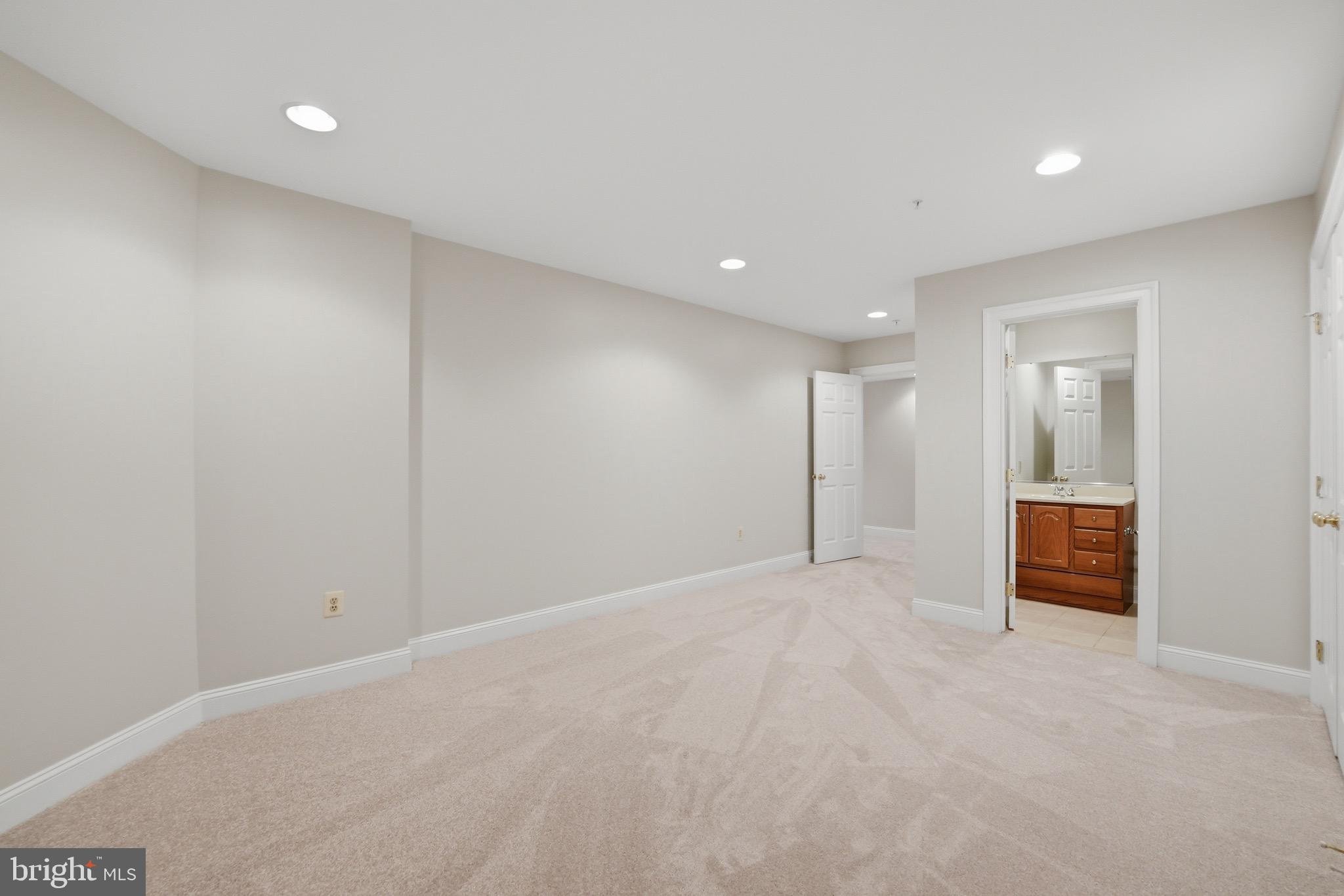 WOODMORE - Residential