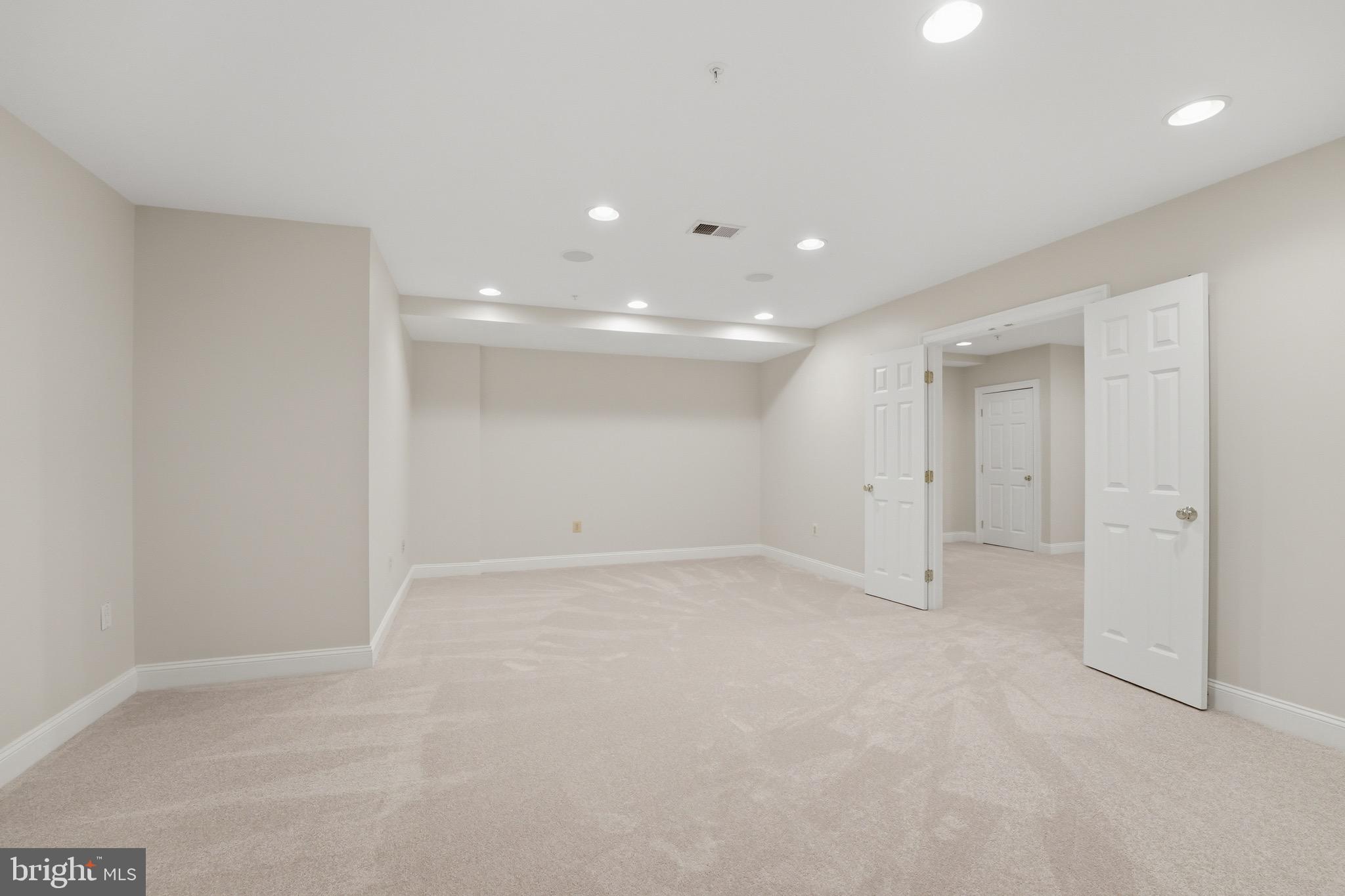 WOODMORE - Residential