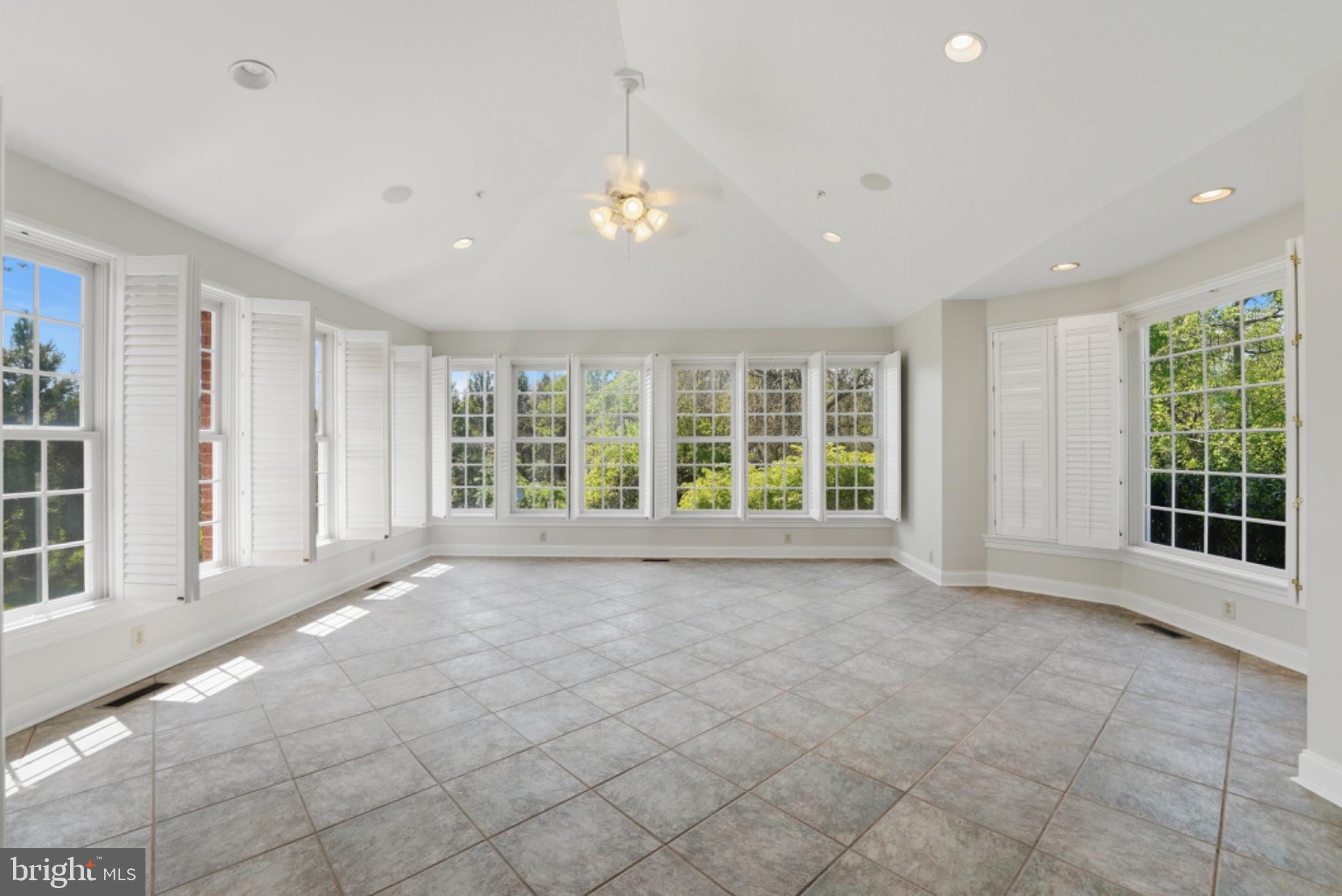 WOODMORE - Residential