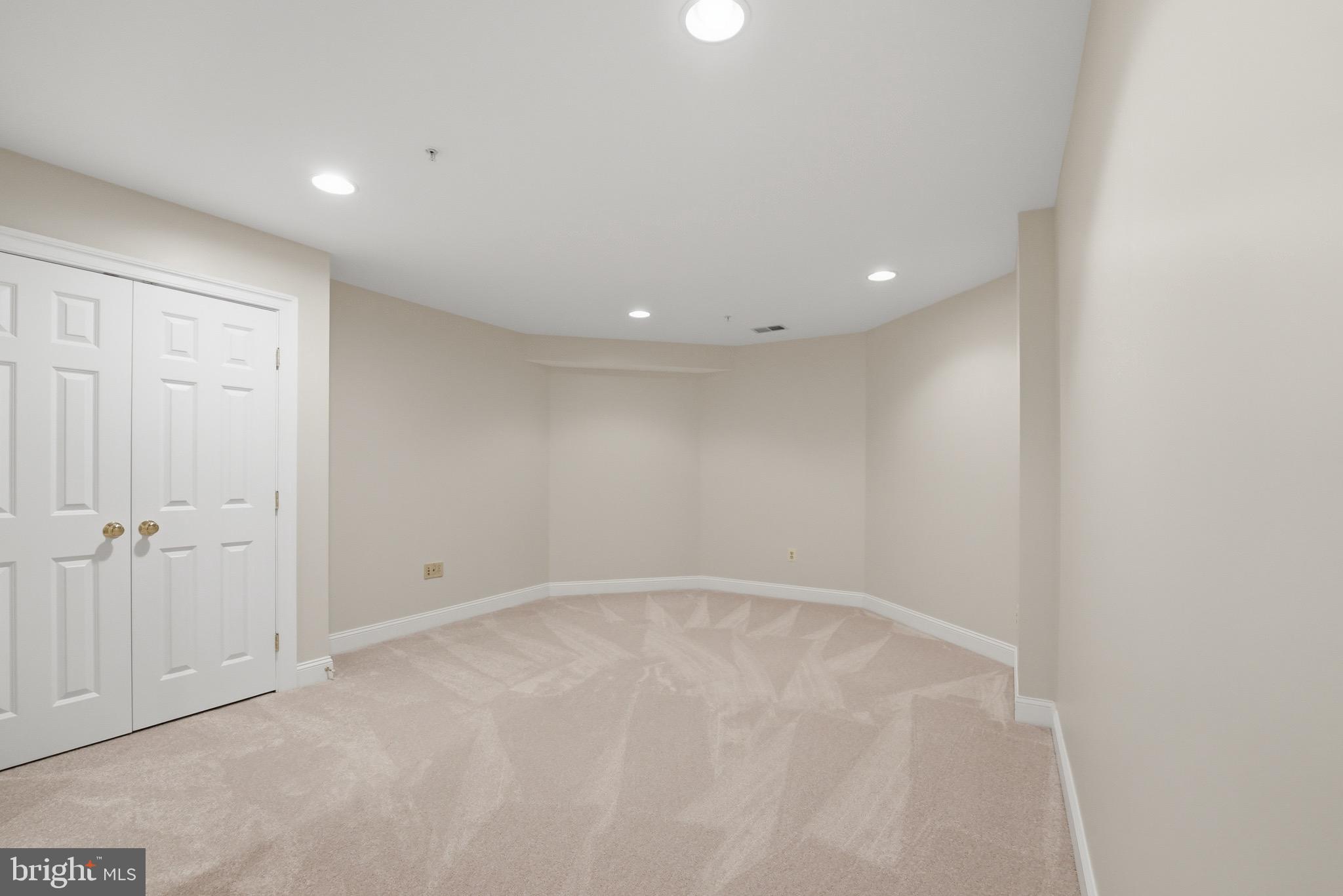 WOODMORE - Residential