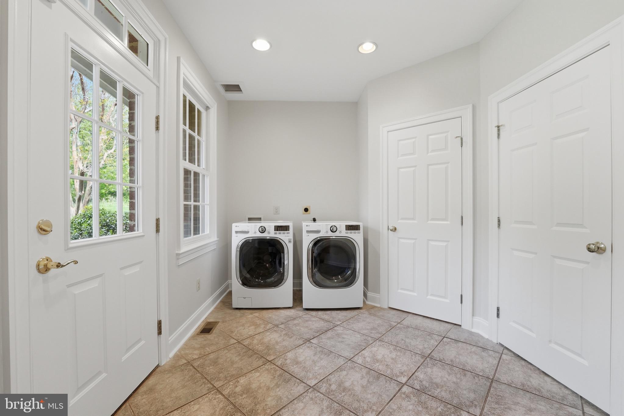 WOODMORE - Residential