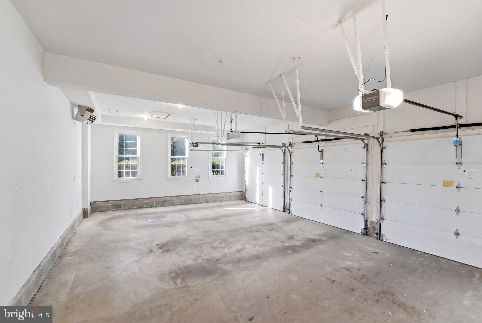 WOODMORE - Residential